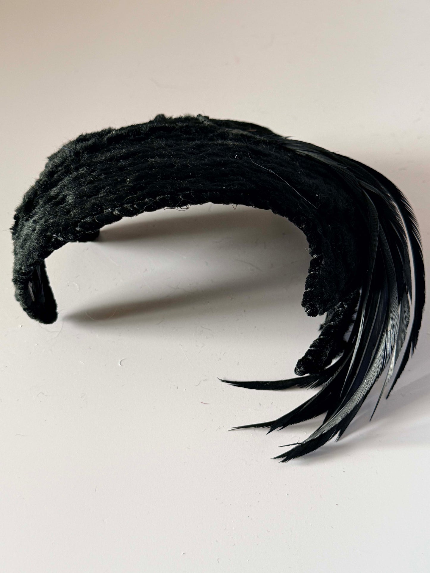 Vintage Black Feather Halo Hat, Betmar Vintage Hat, Sculptural Cocktail Headpiece, 1950s Feather Fascinator, Gothic Bridal Hat, Elegant Vintage Millinery