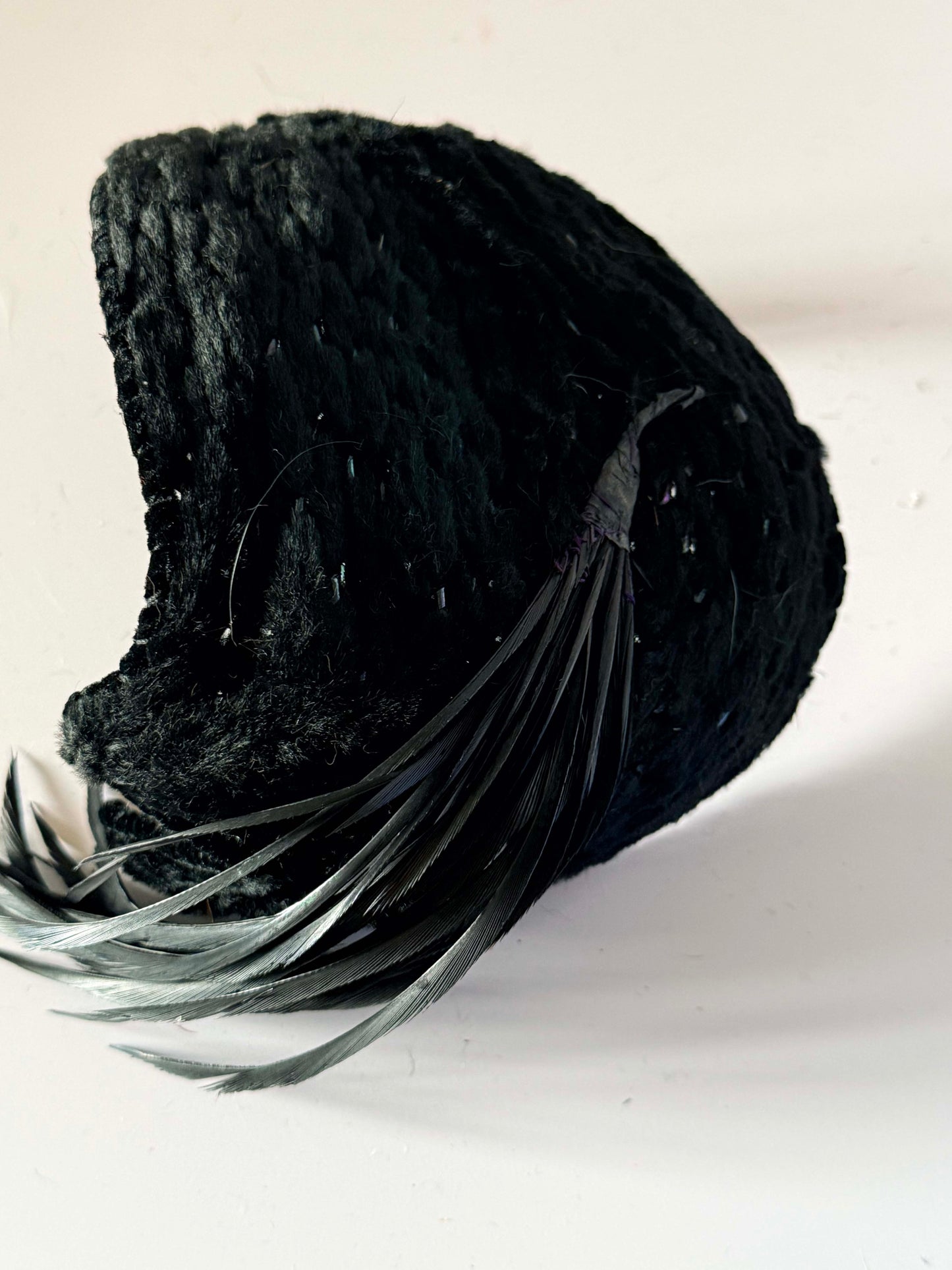 Vintage Black Feather Halo Hat, Betmar Vintage Hat, Sculptural Cocktail Headpiece, 1950s Feather Fascinator, Gothic Bridal Hat, Elegant Vintage Millinery