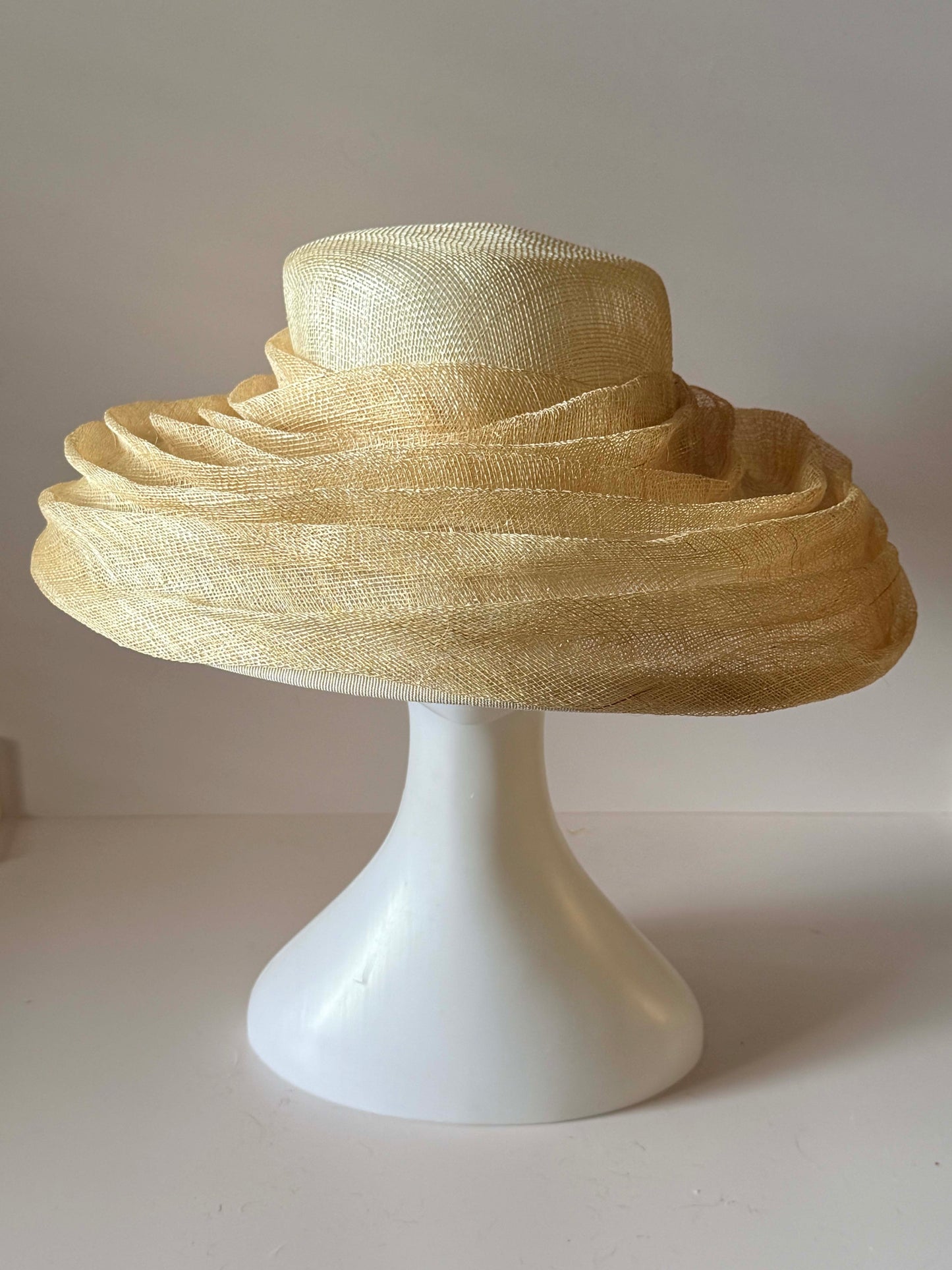 Vintage Natural Straw Picture Hat, Wide Brim Sinamay Hat, Wedding Hat, Kentucky Derby Hat, Church Hat, Garden Party Hat, Neutral Vintage Millinery