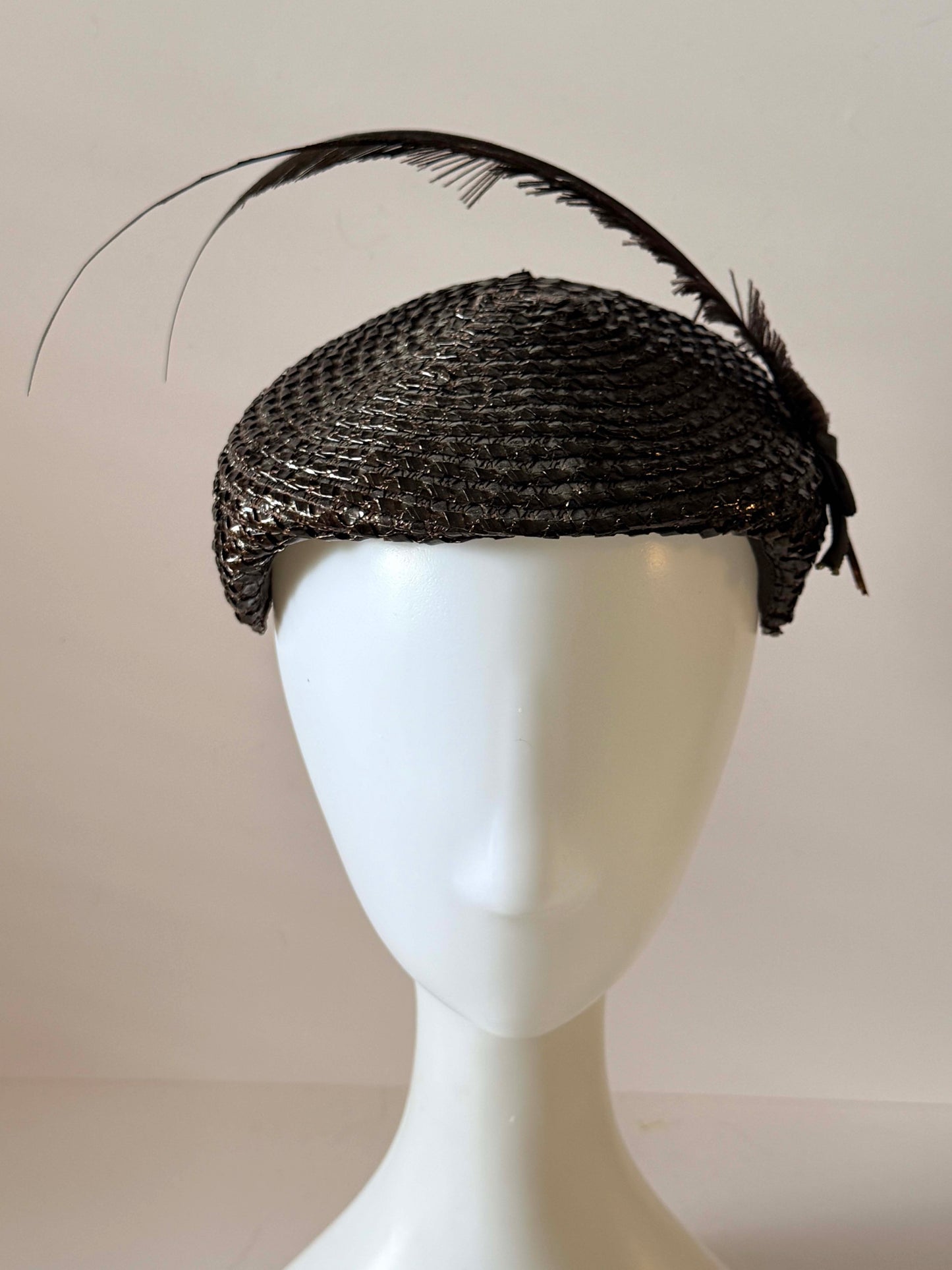 Vintage Brown Raffia Tilt Hat, Asymmetrical Cocktail Hat, Feather Fascinator, 1950s Millinery, Sculptural Straw Hat, Derby Hat, Wedding Guest Hat