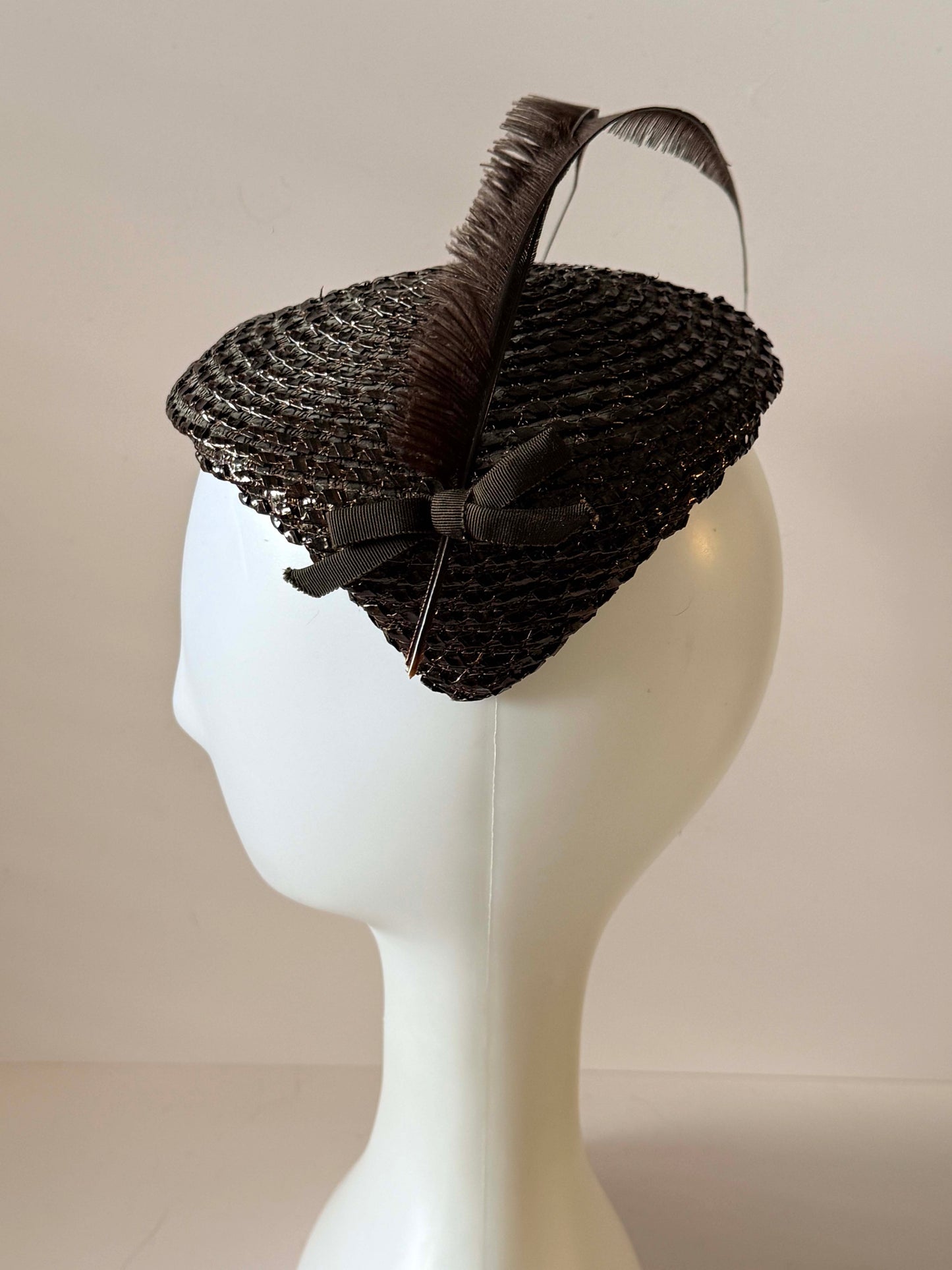 Vintage Brown Raffia Tilt Hat, Asymmetrical Cocktail Hat, Feather Fascinator, 1950s Millinery, Sculptural Straw Hat, Derby Hat, Wedding Guest Hat