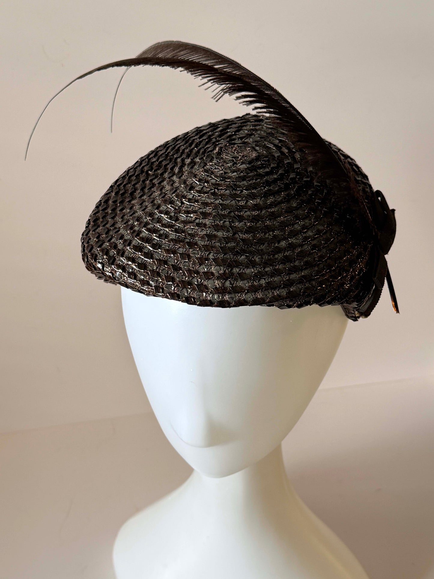 Vintage Brown Raffia Tilt Hat, Asymmetrical Cocktail Hat, Feather Fascinator, 1950s Millinery, Sculptural Straw Hat, Derby Hat, Wedding Guest Hat
