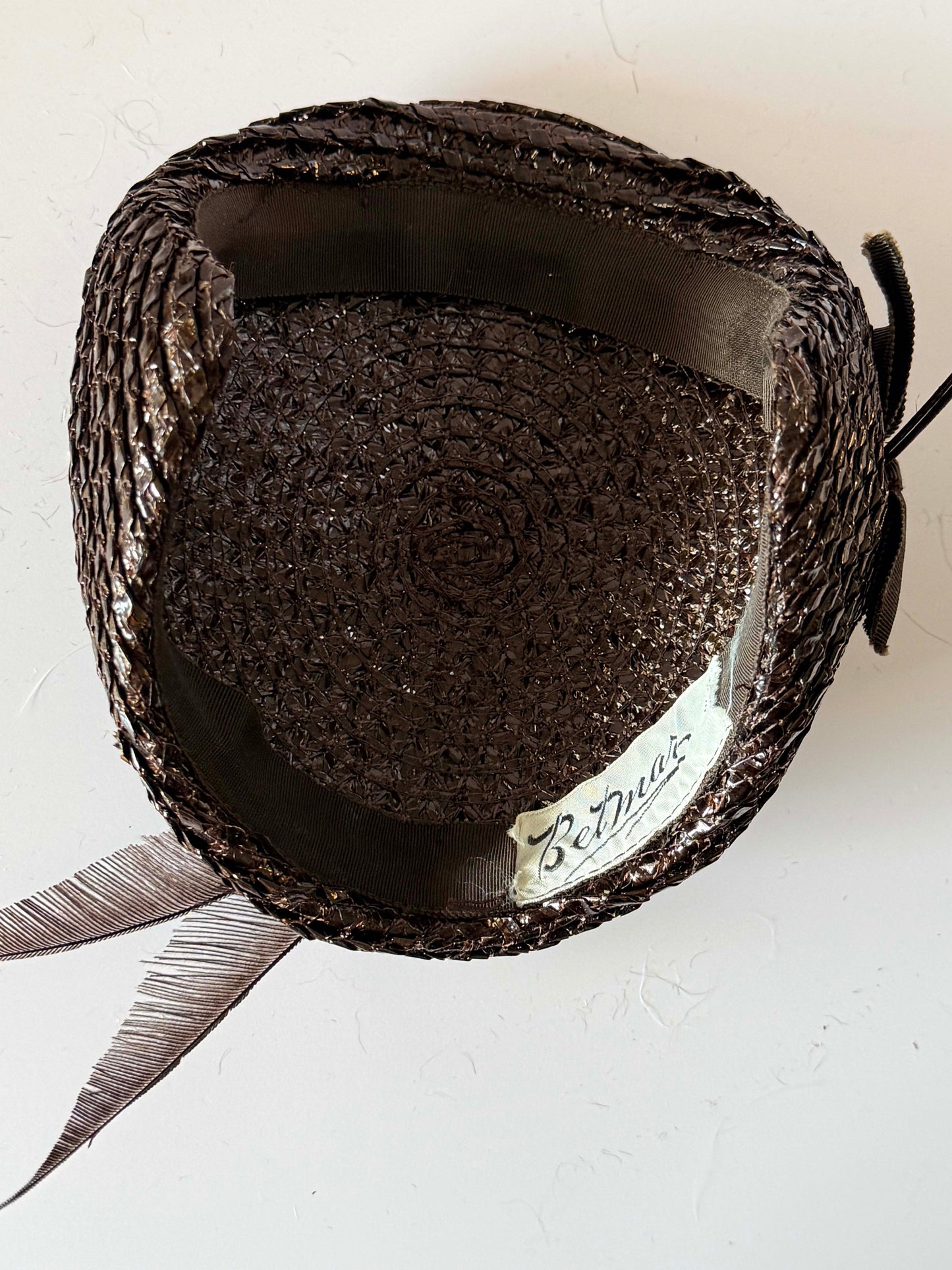 Vintage Brown Raffia Tilt Hat, Asymmetrical Cocktail Hat, Feather Fascinator, 1950s Millinery, Sculptural Straw Hat, Derby Hat, Wedding Guest Hat