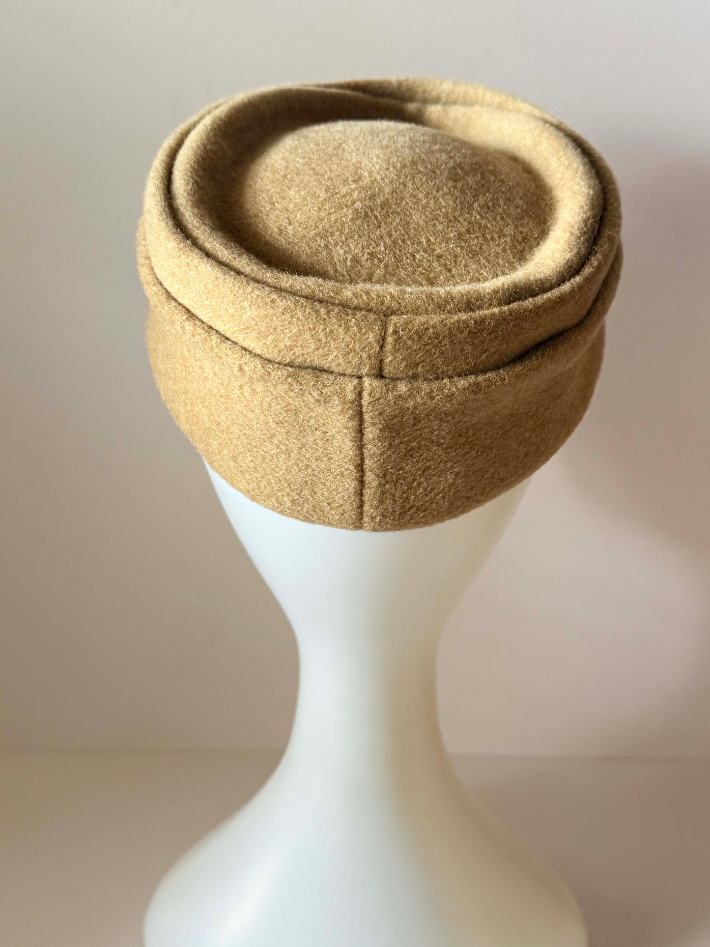Vintage 1960s Madame Netter Half Hat, Beige Wool Cocktail Hat, Mid Century Sculptural Hat, Minimalist Millinery, Designer Vintage Hat