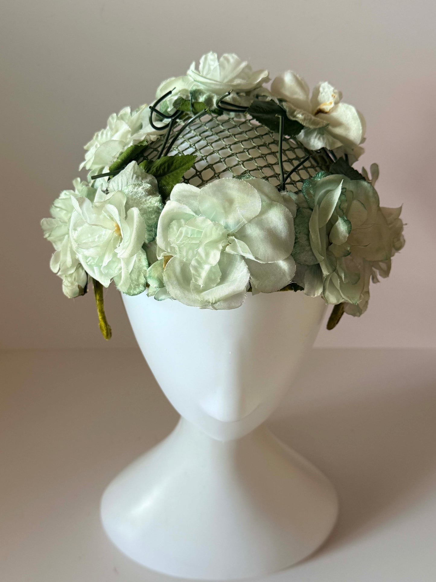 Vintage White Floral Halo Hat 1950s Bridal Flower Crown Wedding Fascinator Garden Party Headpiece