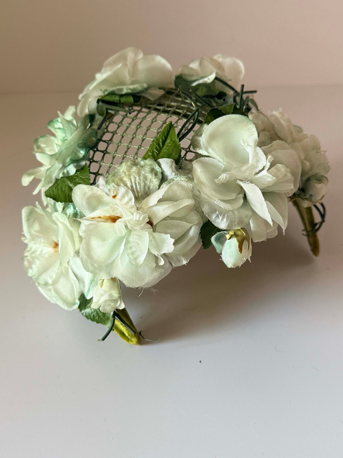 Vintage White Floral Halo Hat 1950s Bridal Flower Crown Wedding Fascinator Garden Party Headpiece