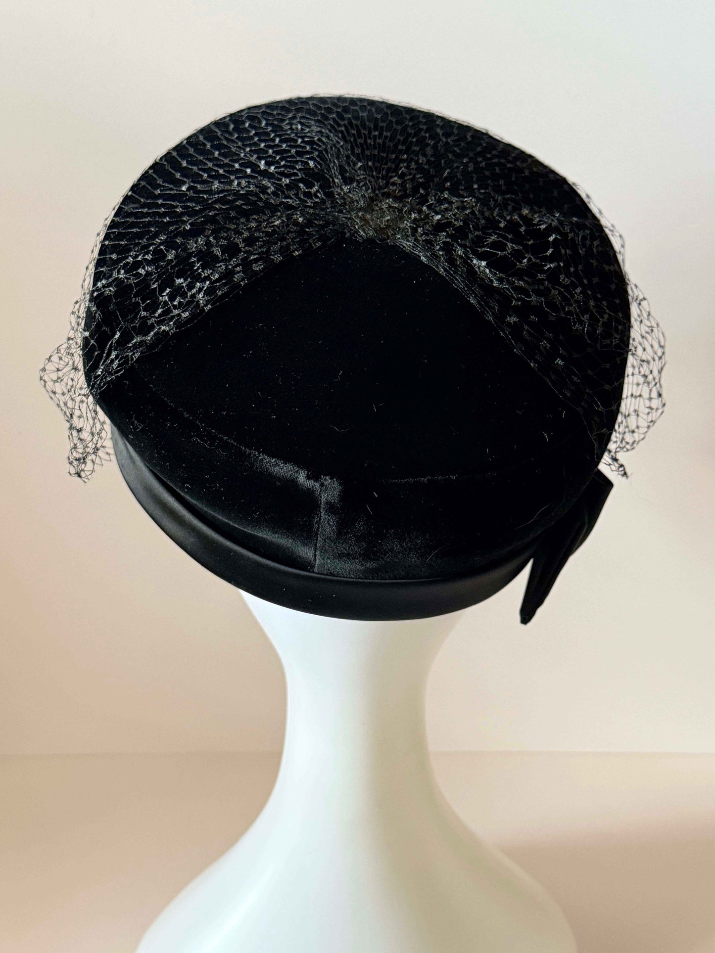 Vintage Black Velvet Pillbox Hat, Birdcage Veil Hat, Satin Bow Cocktail Hat, Vintage Funeral Hat, Women's Formal Hat, Classic Millinery