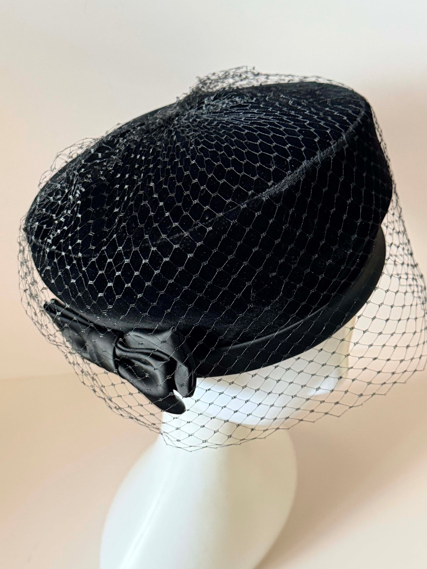 Vintage Black Velvet Pillbox Hat, Birdcage Veil Hat, Satin Bow Cocktail Hat, Vintage Funeral Hat, Women's Formal Hat, Classic Millinery