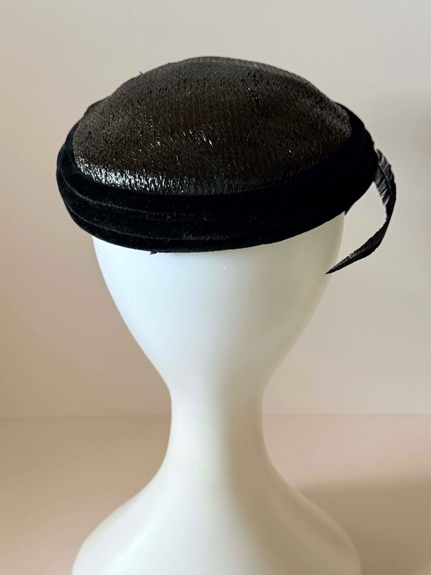 Vintage Black Pillbox Hat, Velvet Trim Hat, Sinamay Cocktail Hat, Feather Fascinator, Classic Formal Hat, Elegant Vintage Millinery