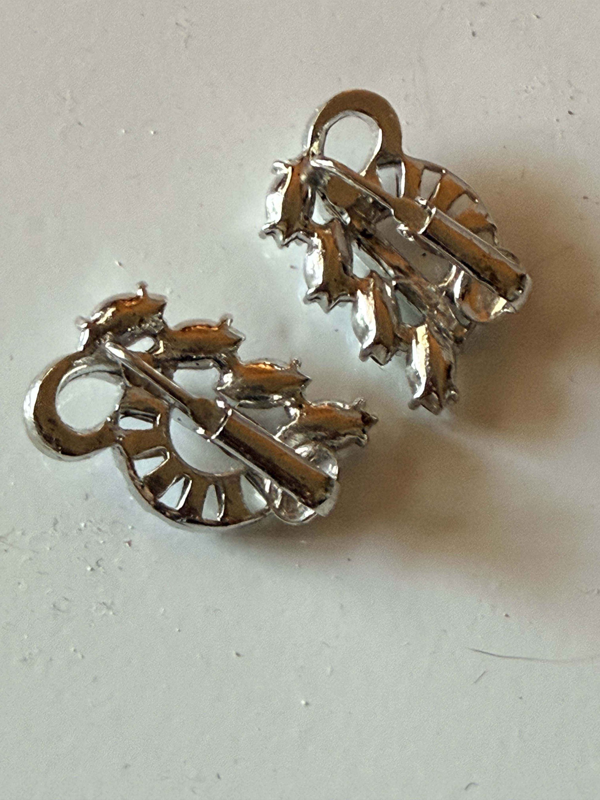 Vintage Lisner Rhinestone Clip On Earrings | Art Deco Revival Clear Crystal Earrings | Silver Tone Bridal Wedding Jewelry | Mid Century Costume Jewelry