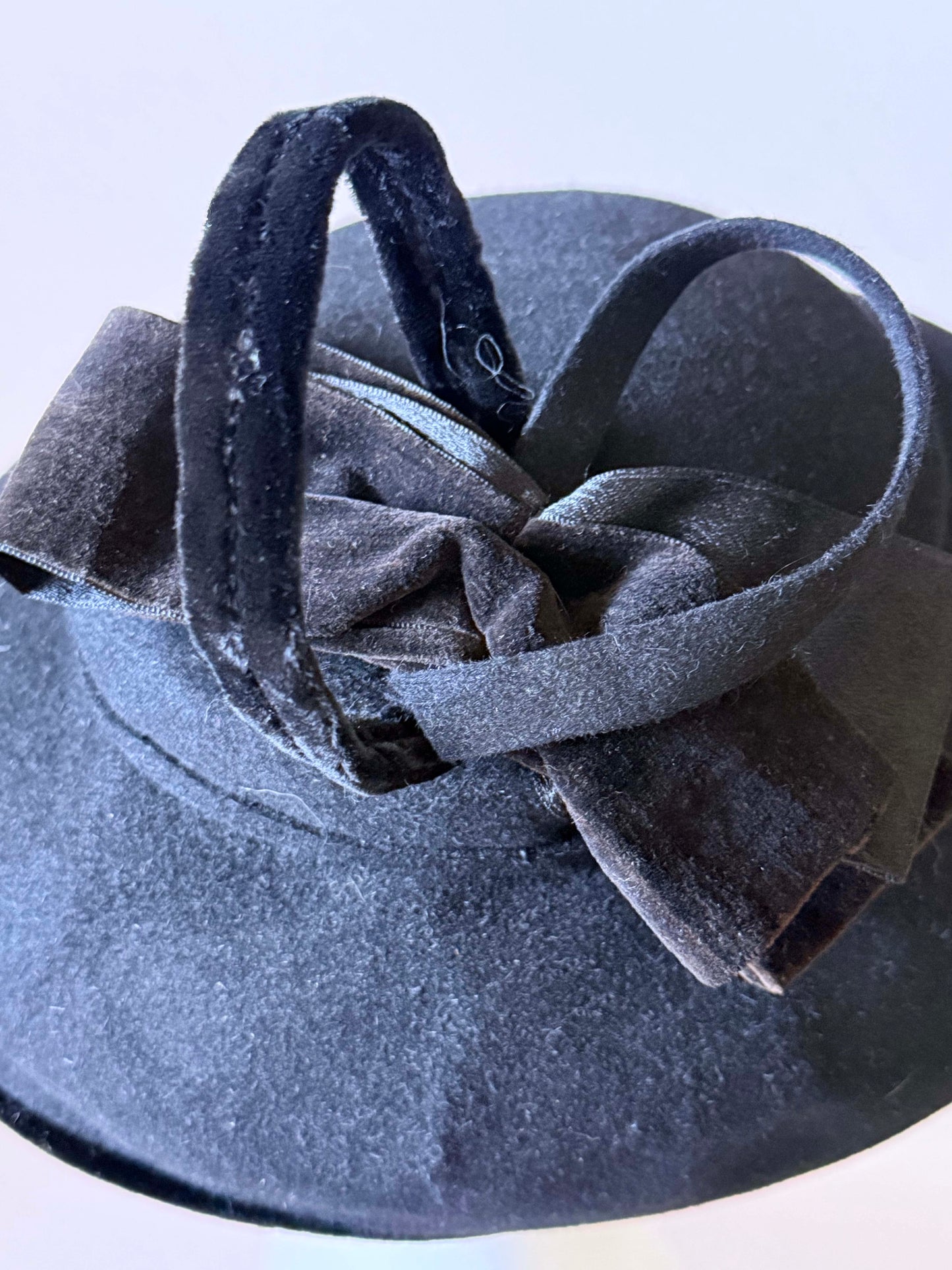 Vintage Lazarus 1950s Black Velvet Felt Hat – Sculptural Bow Hat, Mid Century Style, Classic Audrey Hepburn Style
