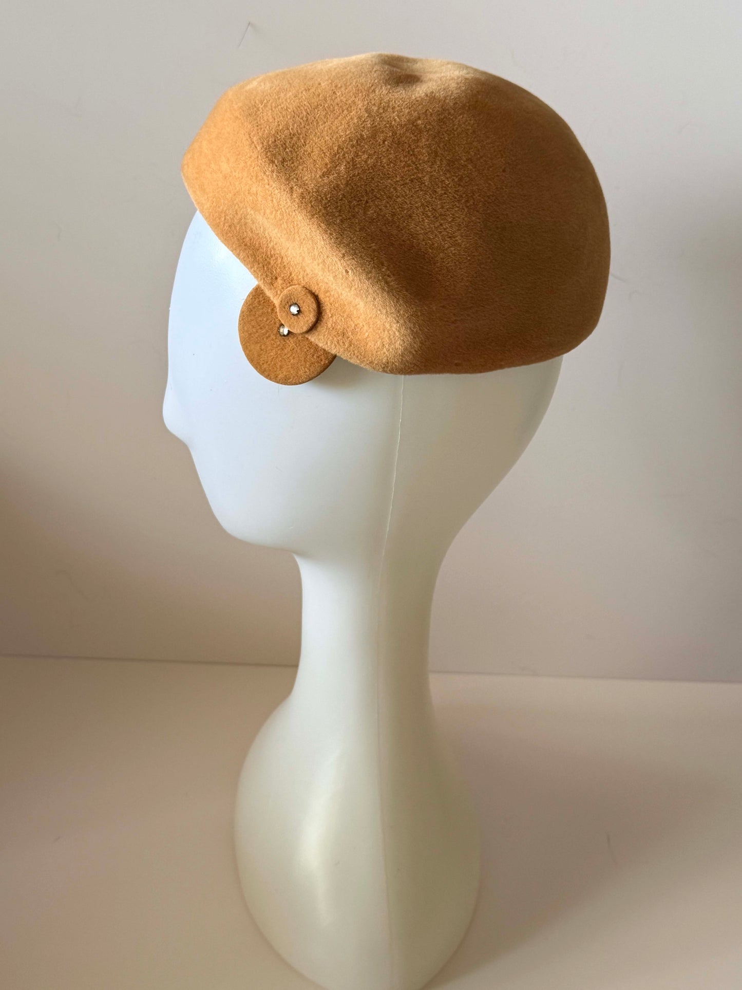 Vintage Rothschilds Camel Wool Felt Beret with Rhinestone – Classic French Style Velour Hat