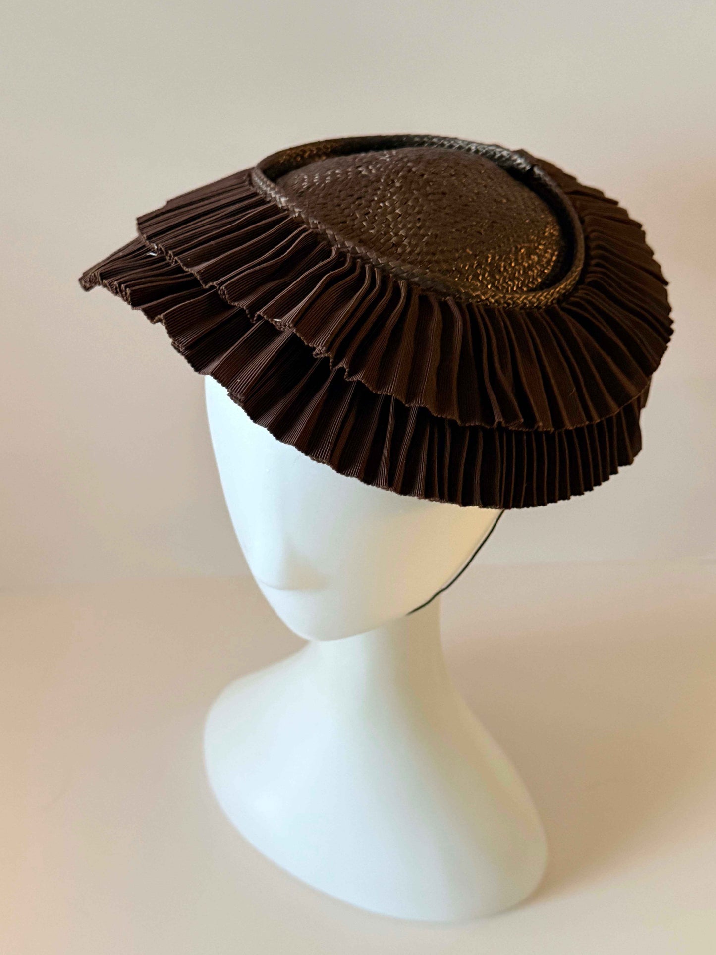 1950s Laro New York Picture Hat, Brown Pleated Ribbon Cartwheel Hat, Neusteter's Designer Vintage Straw Hat, Mid Century Millinery