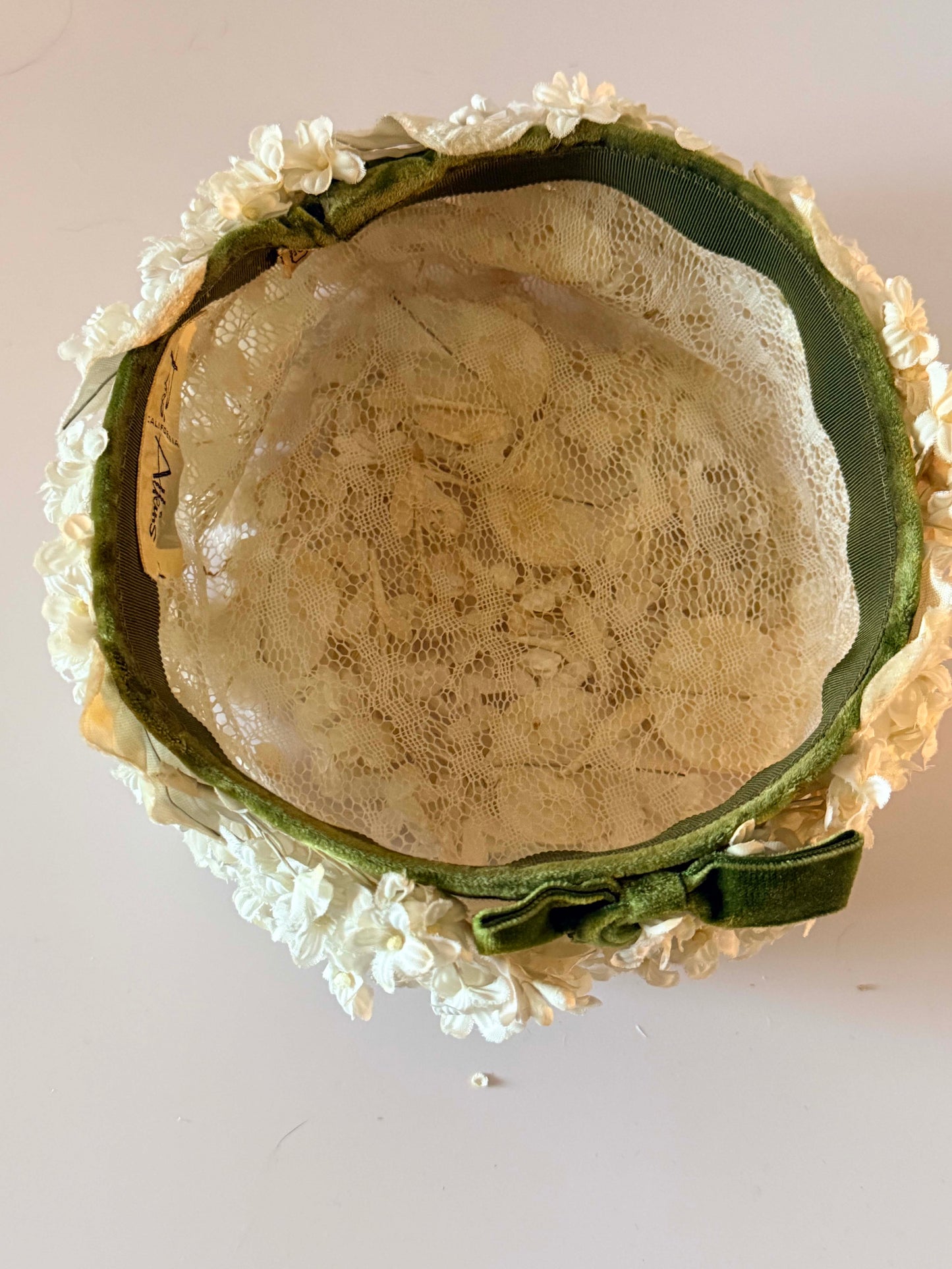 Late 1950s Ivory Floral Cocktail Hat, Vintage Bridal Hat, White Flower Hat, Wedding Hat, Mid Century Millinery, Bridal Headpiece