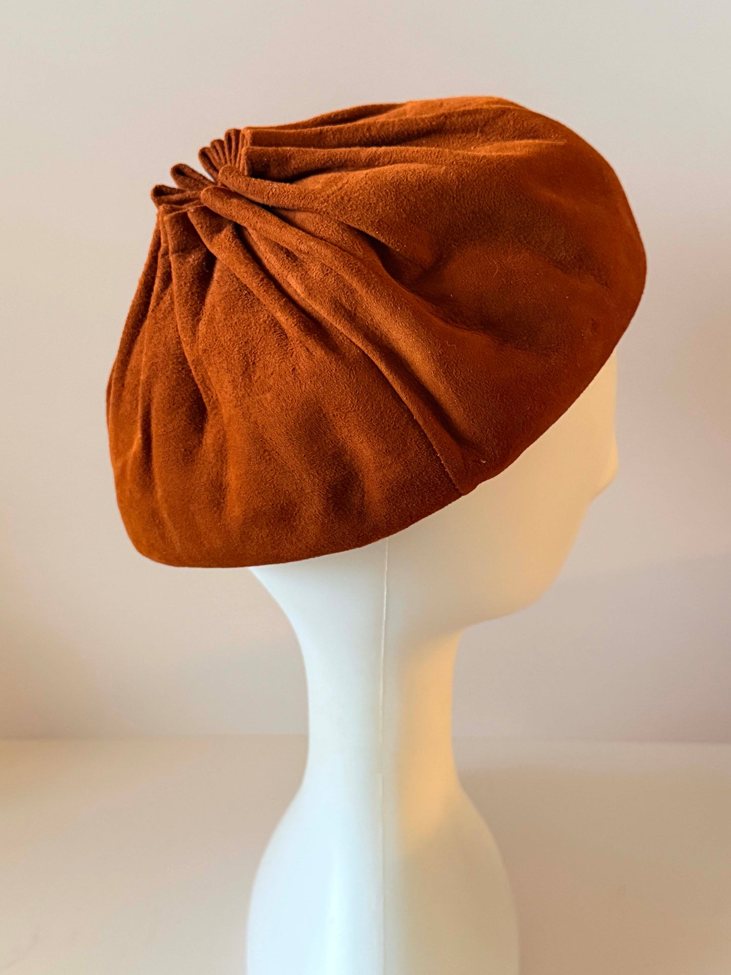 Vintage Best & Co. Rust Brown Ultrasuede Beret Hat, Designer Slouchy Tam Hat, Soft Sculptural Women's Hat, Fall Winter Vintage Fashion