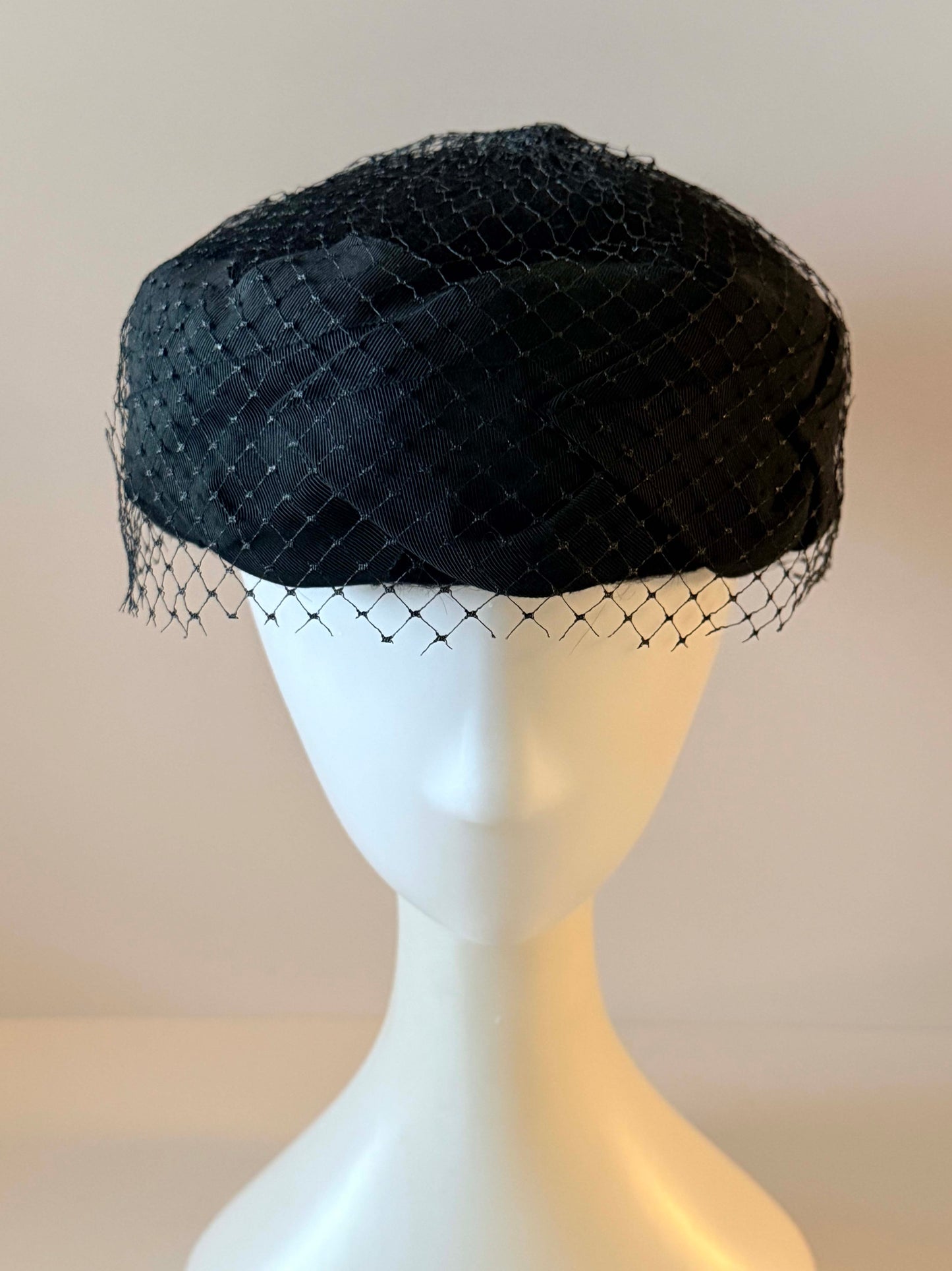 Vintage Black Veiled Pillbox Hat, Chantelle Hat, Mid Century Cocktail Hat, Women's Vintage Pillbox, Funeral Hat, Church Hat, Classic Millinery