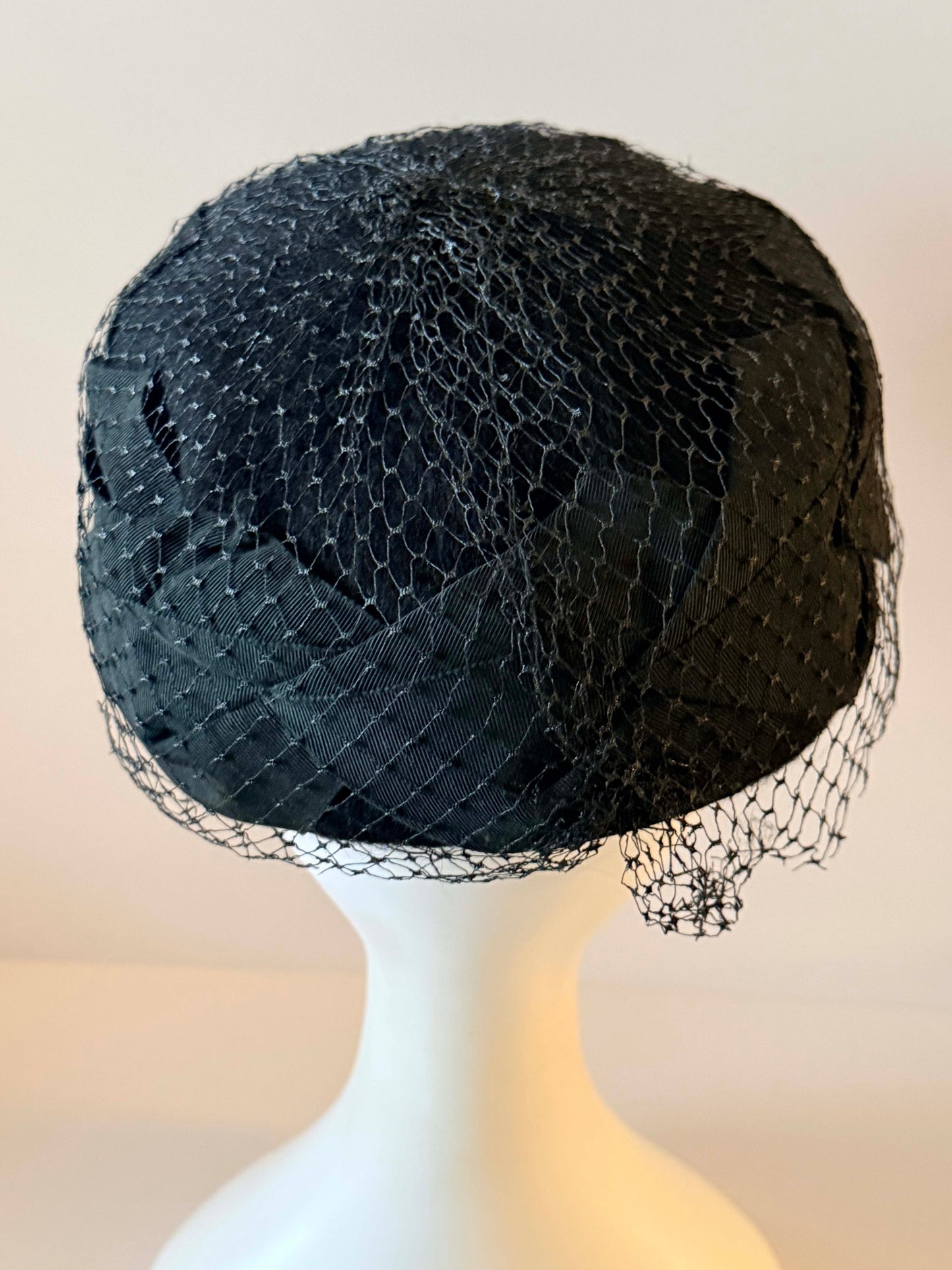 Vintage Black Veiled Pillbox Hat, Chantelle Hat, Mid Century Cocktail Hat, Women's Vintage Pillbox, Funeral Hat, Church Hat, Classic Millinery