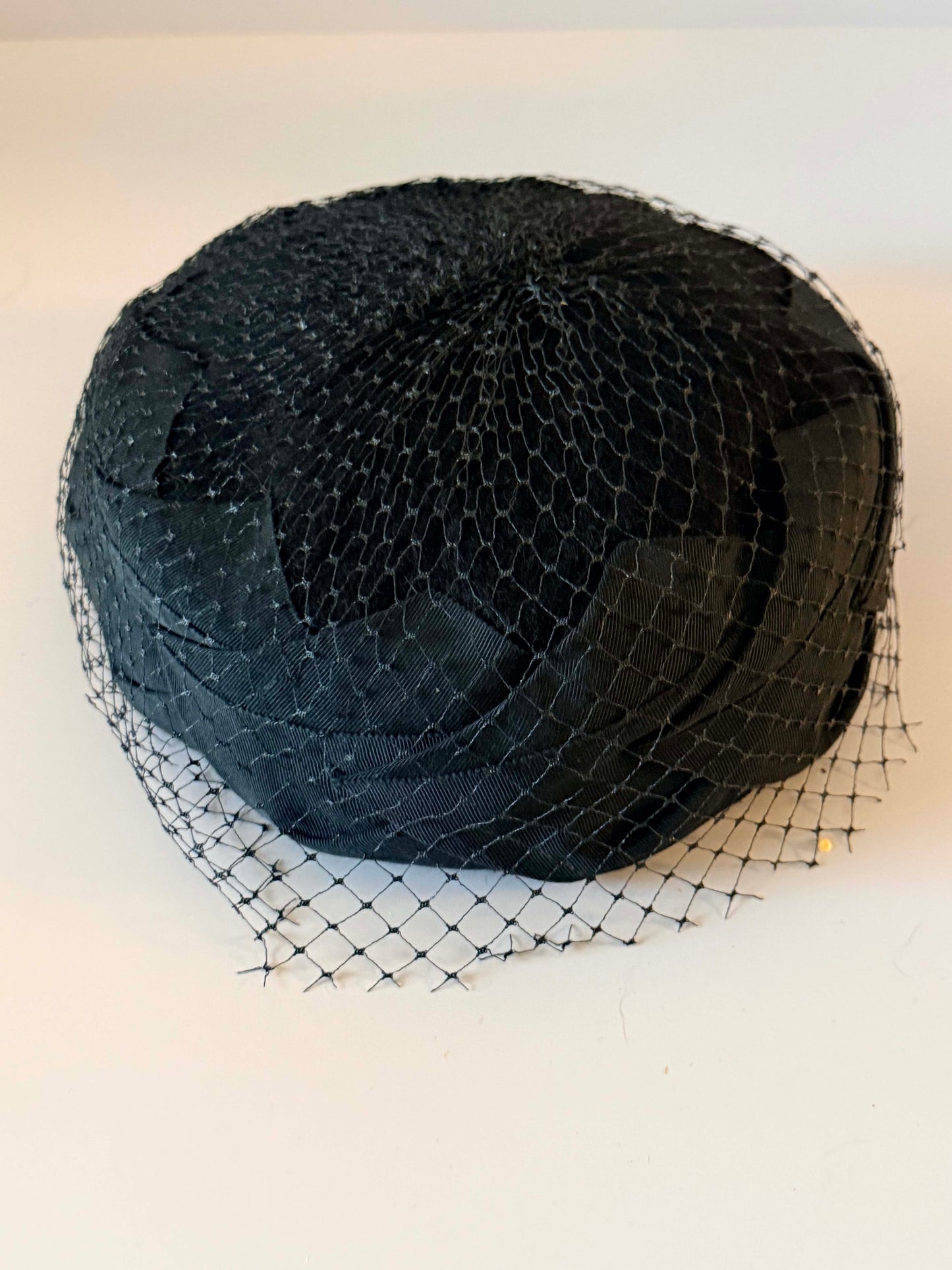Vintage Black Veiled Pillbox Hat, Chantelle Hat, Mid Century Cocktail Hat, Women's Vintage Pillbox, Funeral Hat, Church Hat, Classic Millinery
