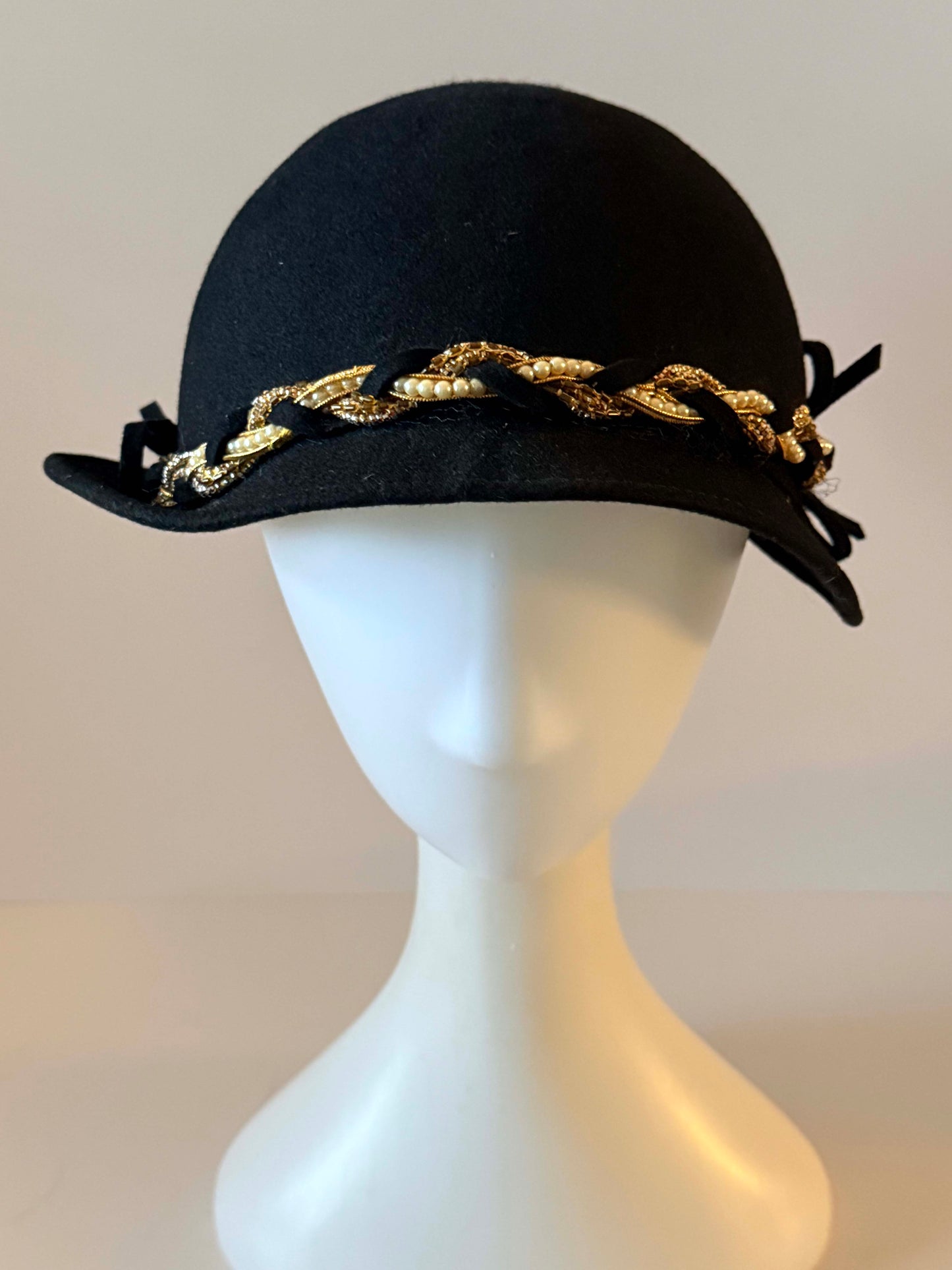 Vintage Glenover Black Wool Cloche Hat, Gold Pearl Trim Hat, 1960s Mod Bowler Hat, Women's Vintage Felt Hat, Derby Church Hat