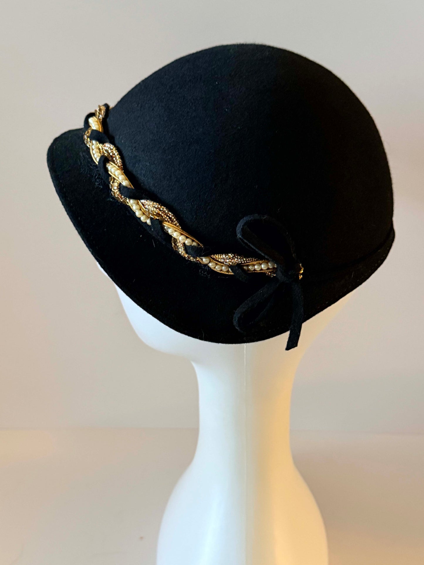 Vintage Glenover Black Wool Cloche Hat, Gold Pearl Trim Hat, 1960s Mod Bowler Hat, Women's Vintage Felt Hat, Derby Church Hat