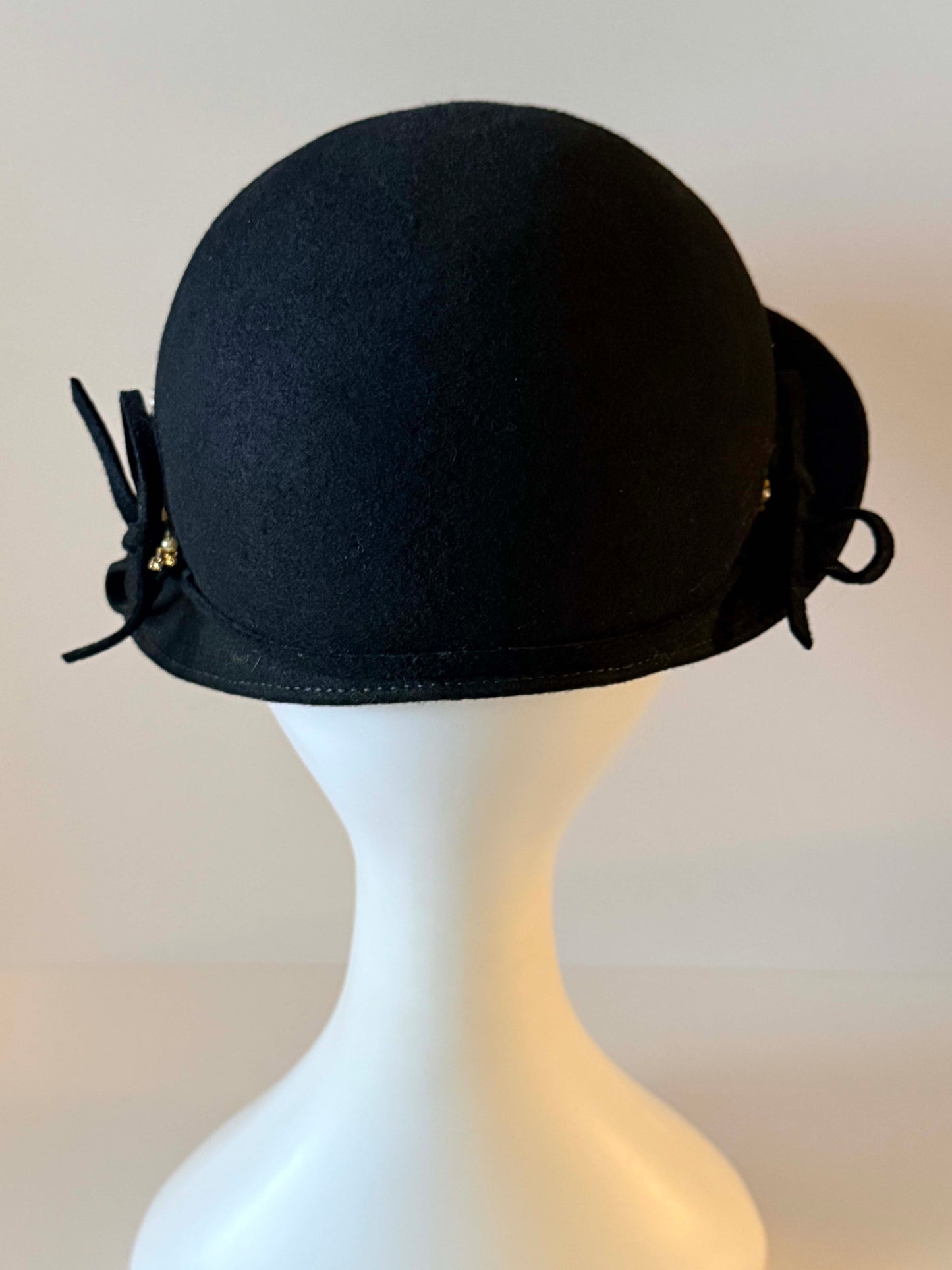 Vintage Glenover Black Wool Cloche Hat, Gold Pearl Trim Hat, 1960s Mod Bowler Hat, Women's Vintage Felt Hat, Derby Church Hat