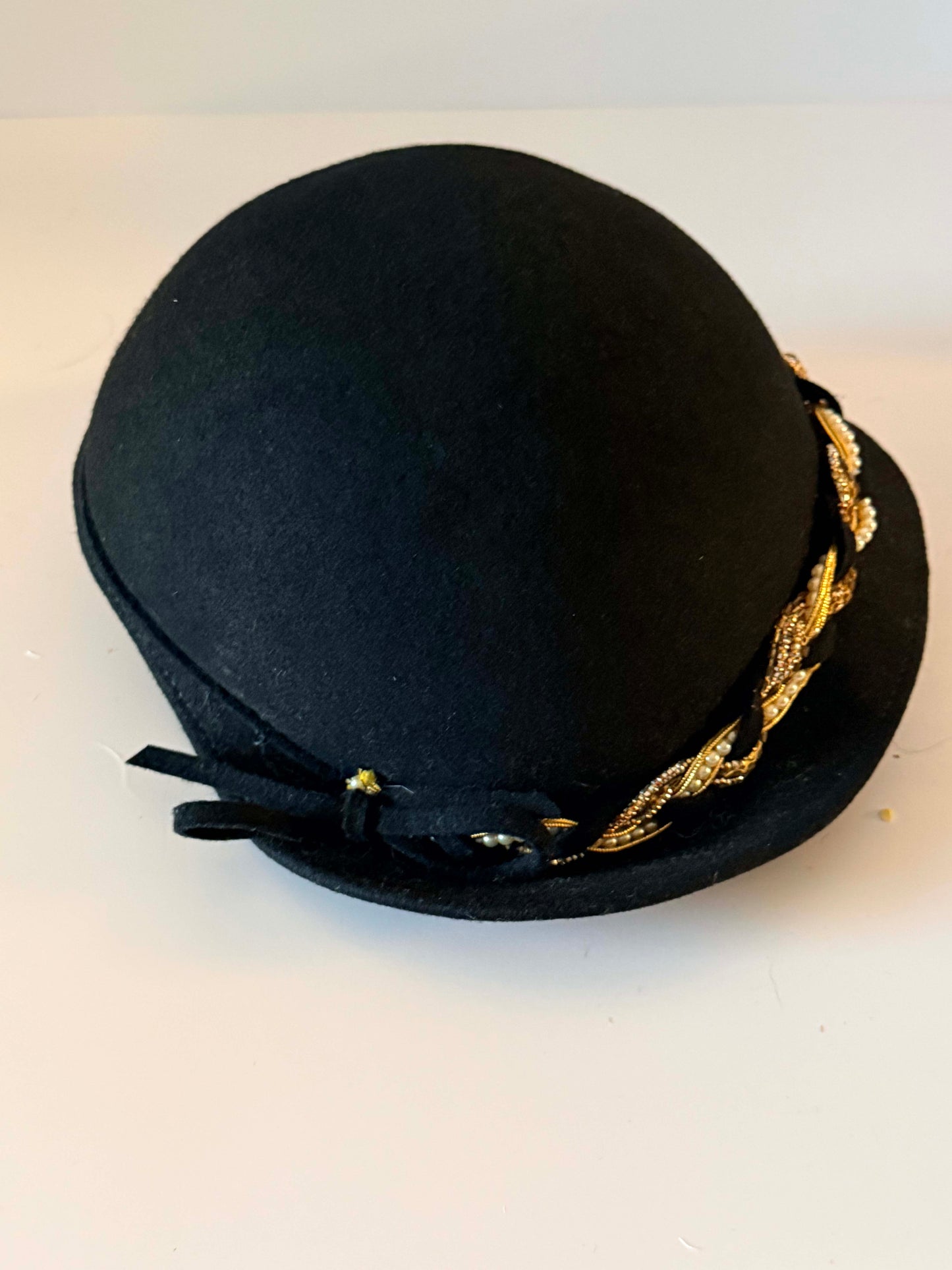 Vintage Glenover Black Wool Cloche Hat, Gold Pearl Trim Hat, 1960s Mod Bowler Hat, Women's Vintage Felt Hat, Derby Church Hat