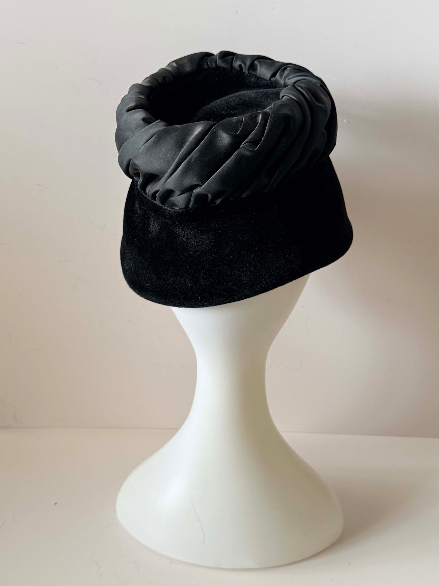Vintage 1950s Roberta Bernays Original Black Velvet & Satin Rhinestone Hat – Sculpted Cocktail Pillbox, Made in France