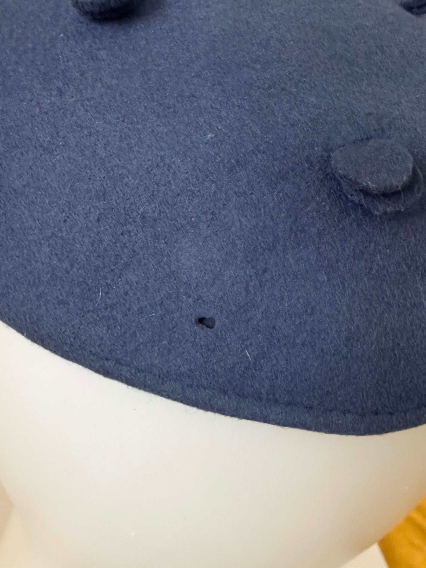 Vintage Phyllis Mae Navy Blue Wool Beret – 1950s Sculpted Felt Hat with Dimensional Dot Detail