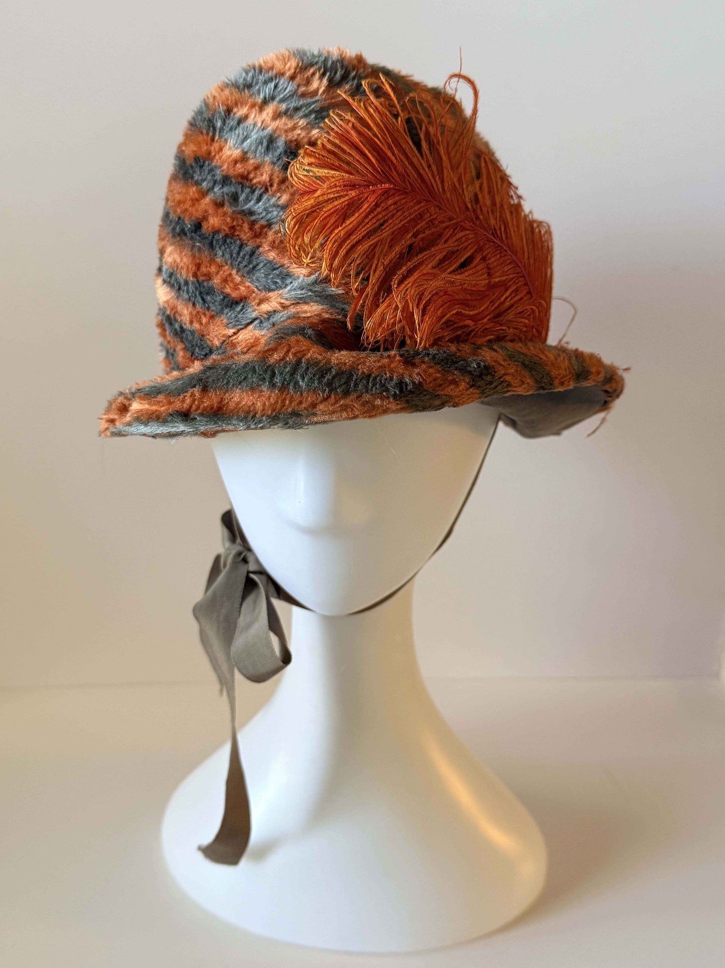 Vintage 1920s Cloche Hat | Orange & Gray Striped Faux Fur Hat | Art Deco Winter Hat | Flapper Style Cloche | Statement Vintage Millinery