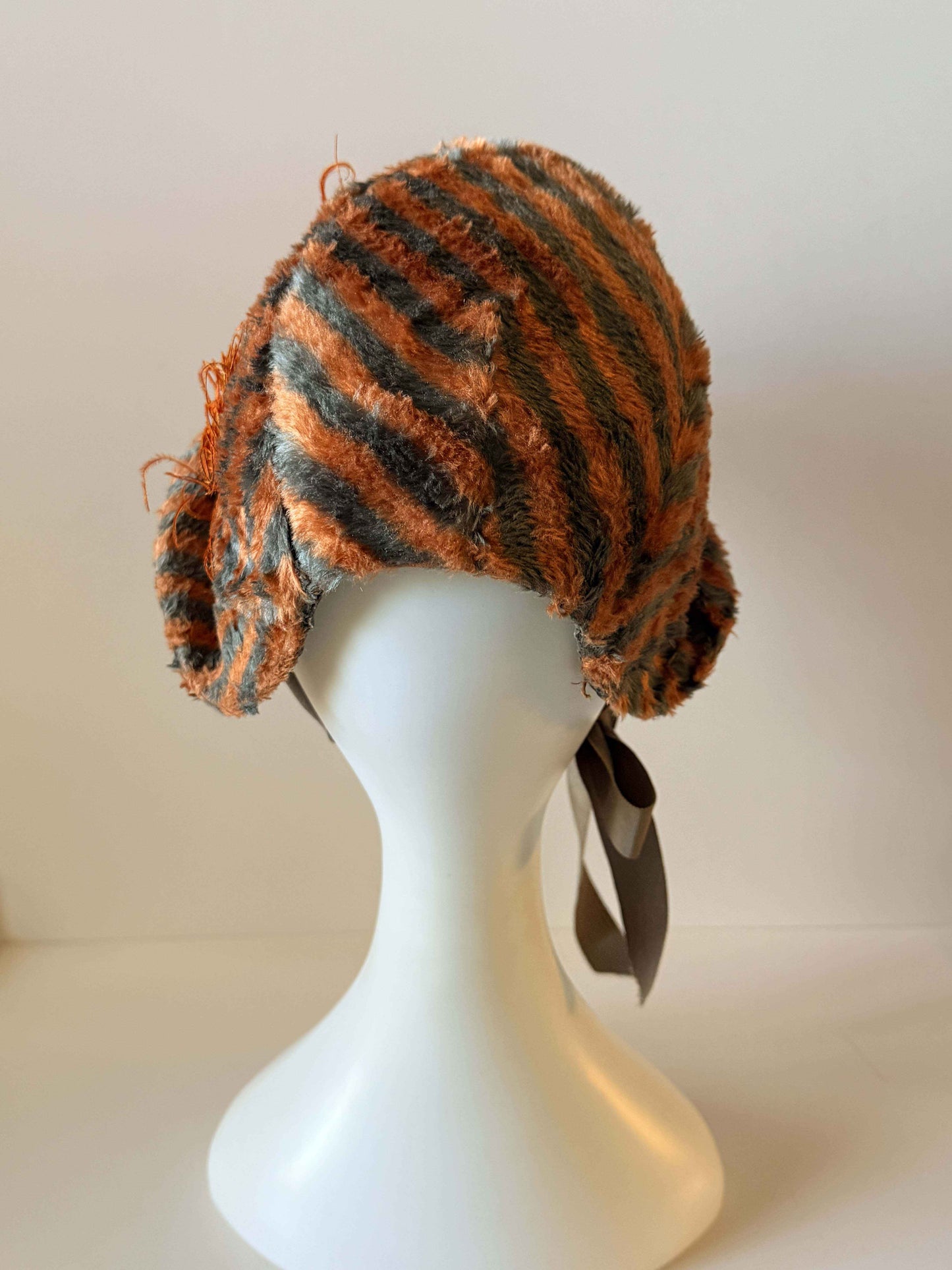 Vintage 1920s Cloche Hat | Orange & Gray Striped Faux Fur Hat | Art Deco Winter Hat | Flapper Style Cloche | Statement Vintage Millinery