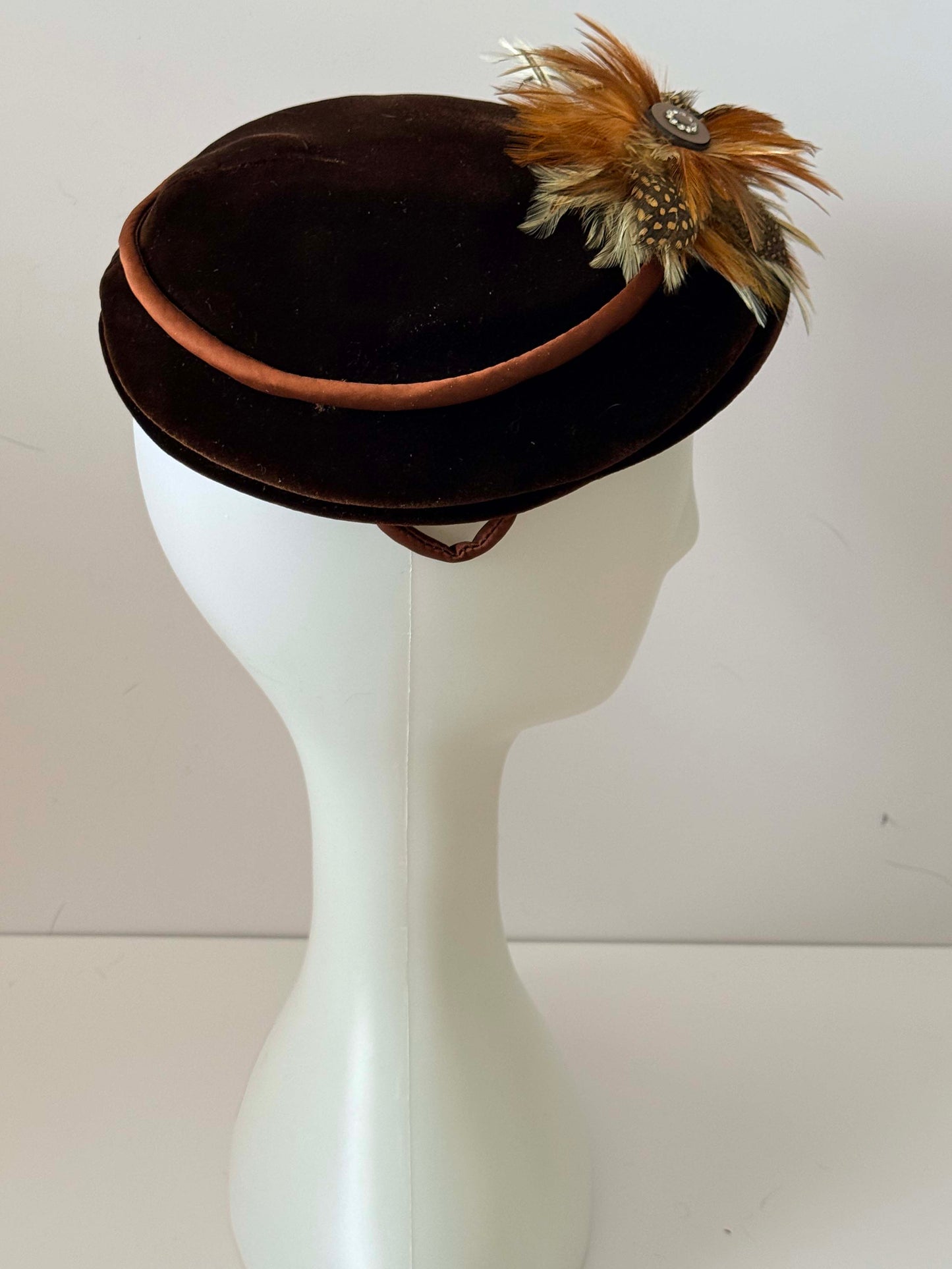 Vintage Noreen Fashion Brown Velvet Hat with Feather & Rhinestone Accent – 1930s -1950s Tilt Cocktail Hat
