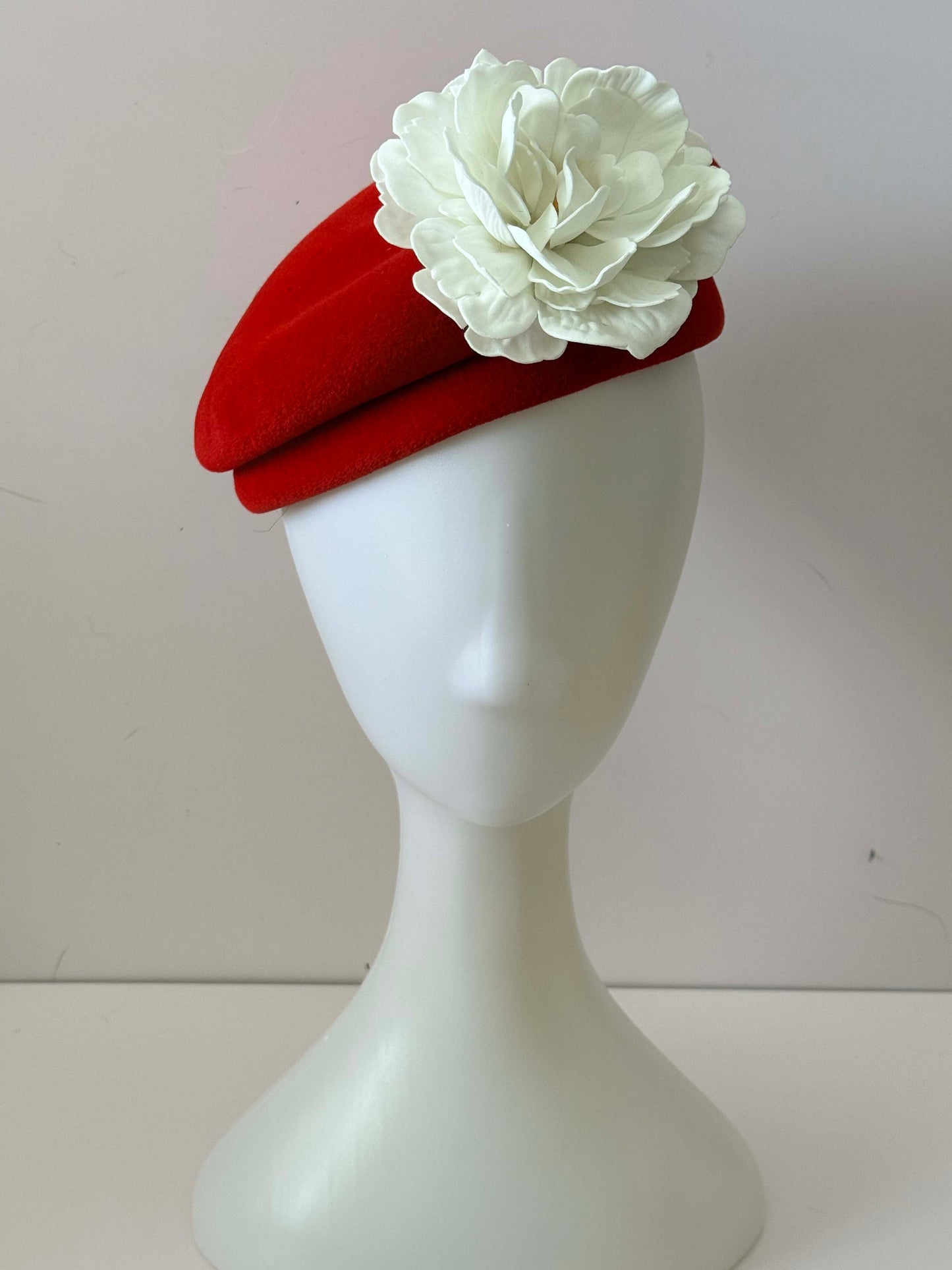 Vintage Red Wool Felt Tilt Hat with White Flower – Restored 1940s 1950s Italian Opera Hat – Classic Hollywood Glamour Statement