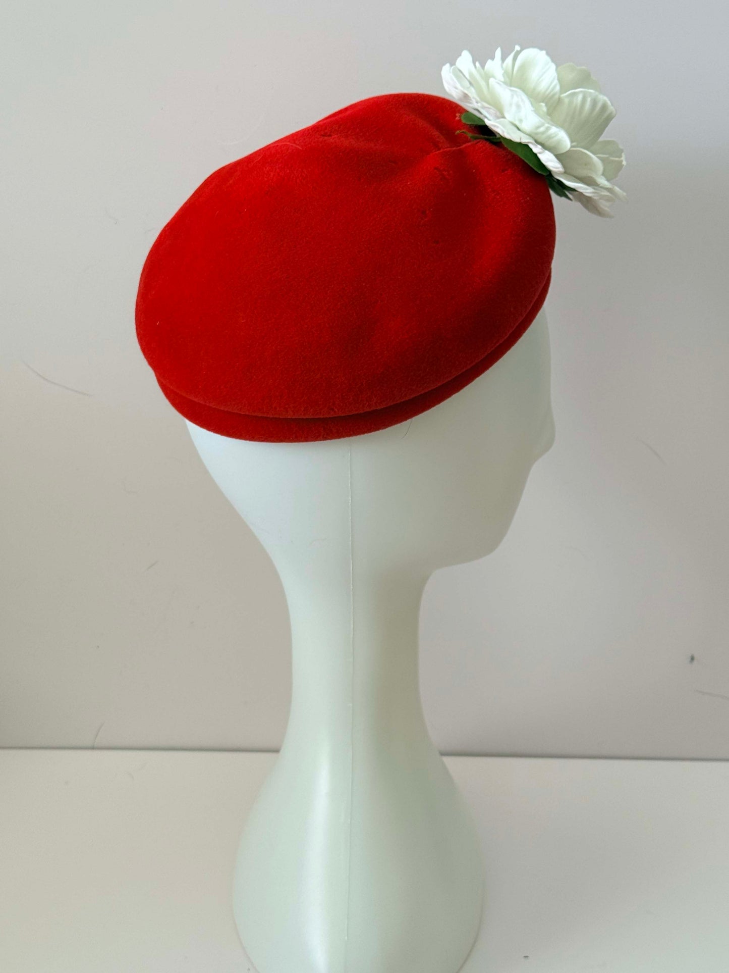 Vintage Red Wool Felt Tilt Hat with White Flower – Restored 1940s 1950s Italian Opera Hat – Classic Hollywood Glamour Statement