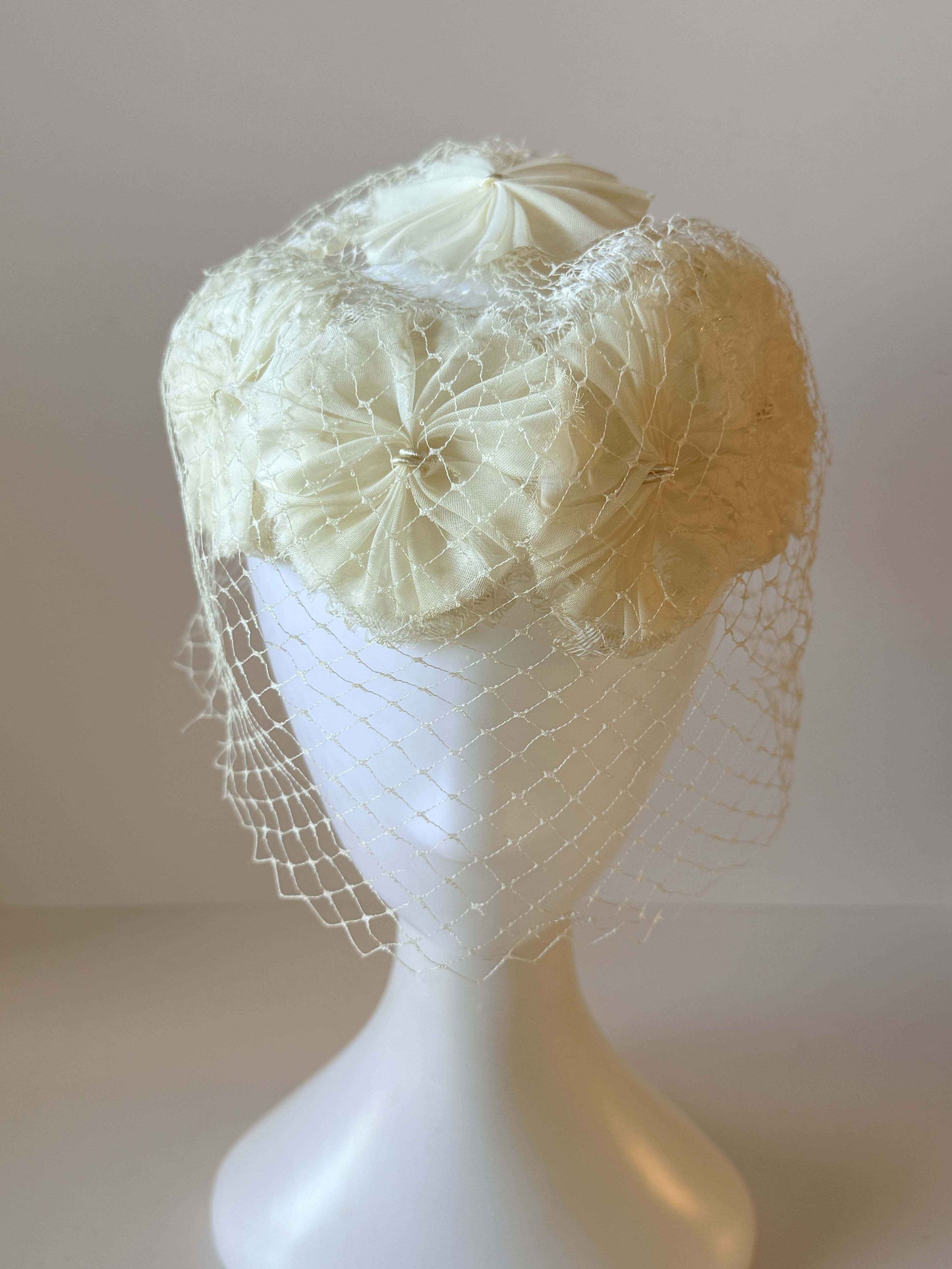 Vintage Ivory Bridal Hat Birdcage Veil Wedding Fascinator Satin Rosettes Mid Century Cocktail Hat 1950s 1960s Bride Reception Hat