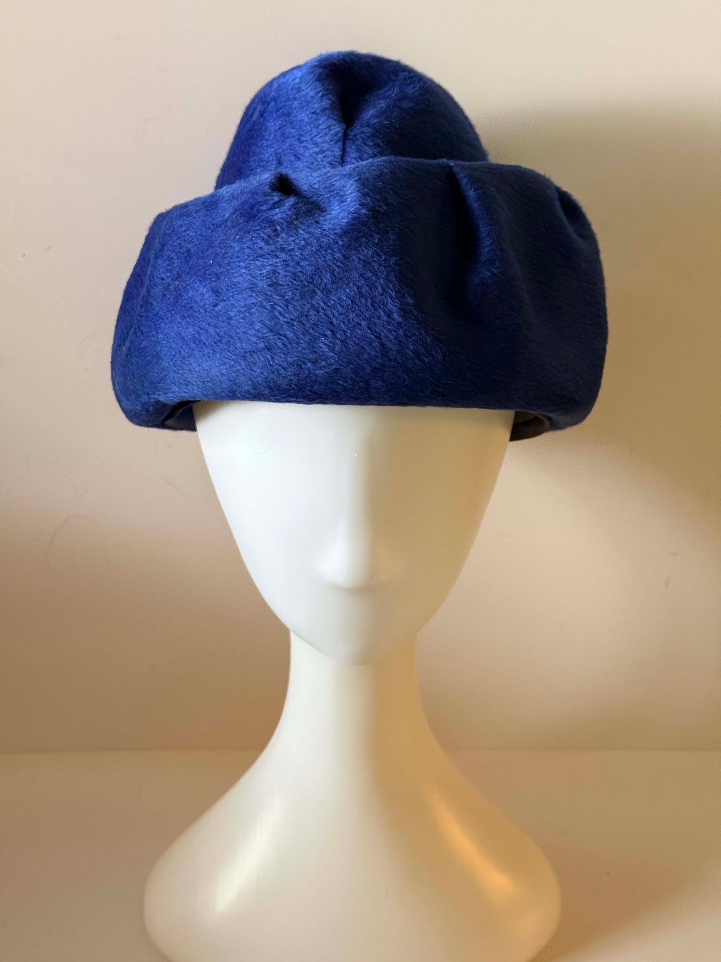 Vintage 1950s Royal Blue Fur Felt Cocktail Hat – Sculptural Mid Century Pillbox with Satin Bow