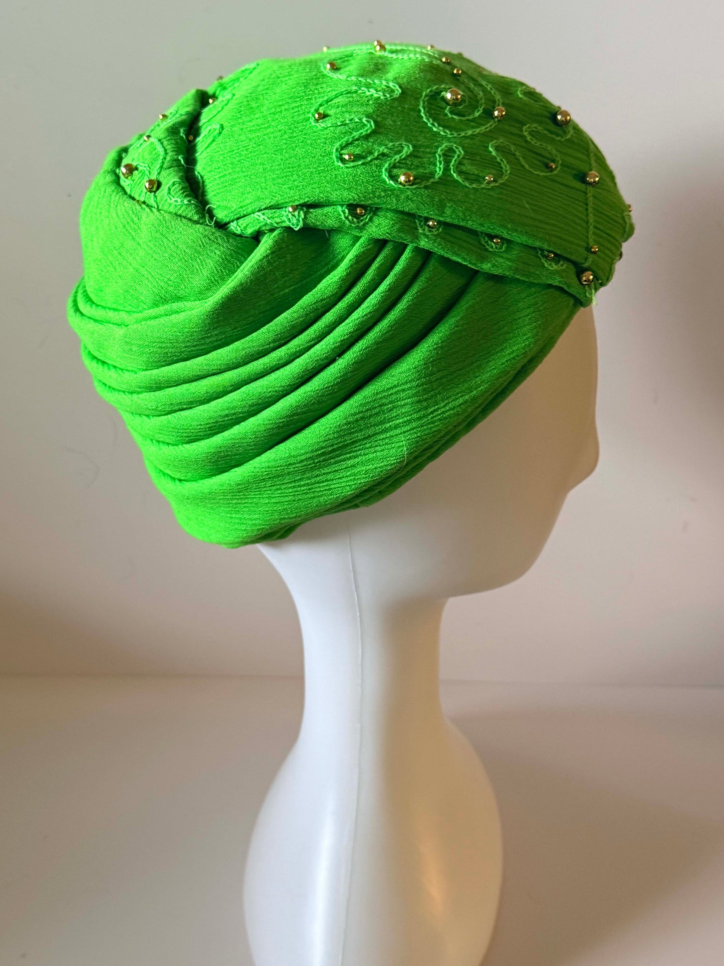 Vintage 1950s Bright Green Structured Turban Hat – Beaded Structured Spring Boho Hat