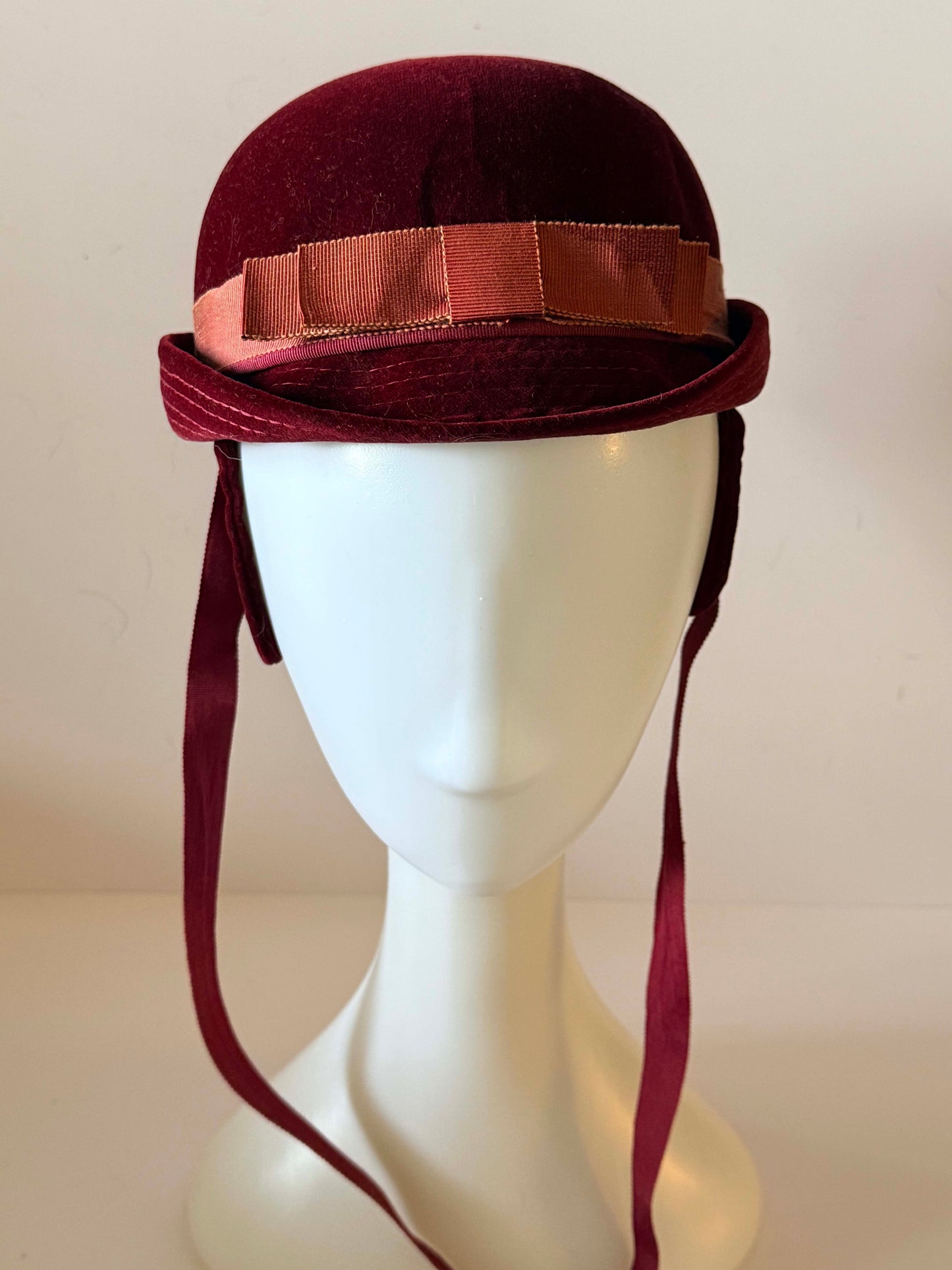 Vintage Mr. John New York Paris Burgundy Red Velvet Riding Style Hat – 1950s Ribbon Tie Hat