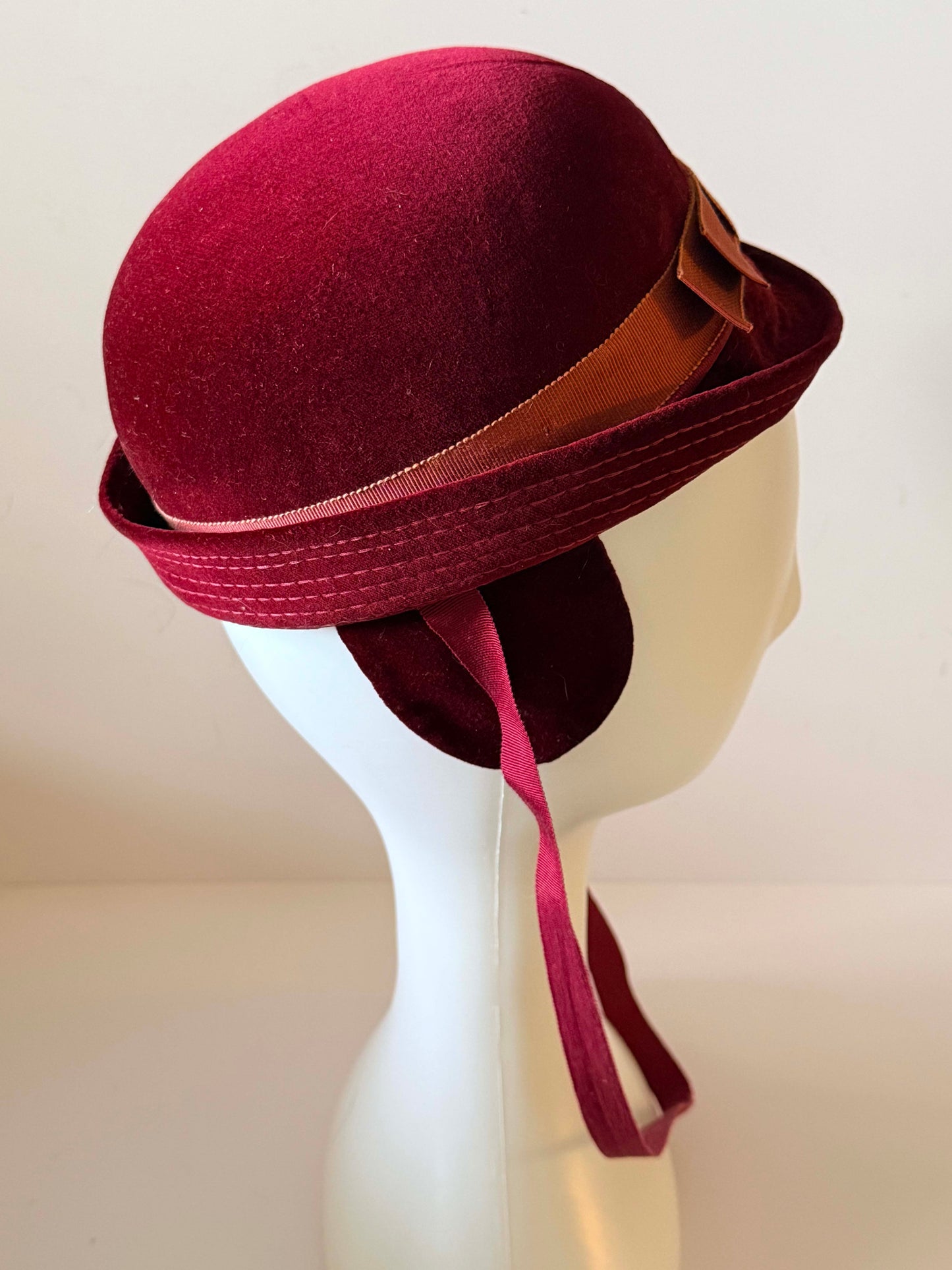 Vintage Mr. John New York Paris Burgundy Red Velvet Riding Style Hat – 1950s Ribbon Tie Hat