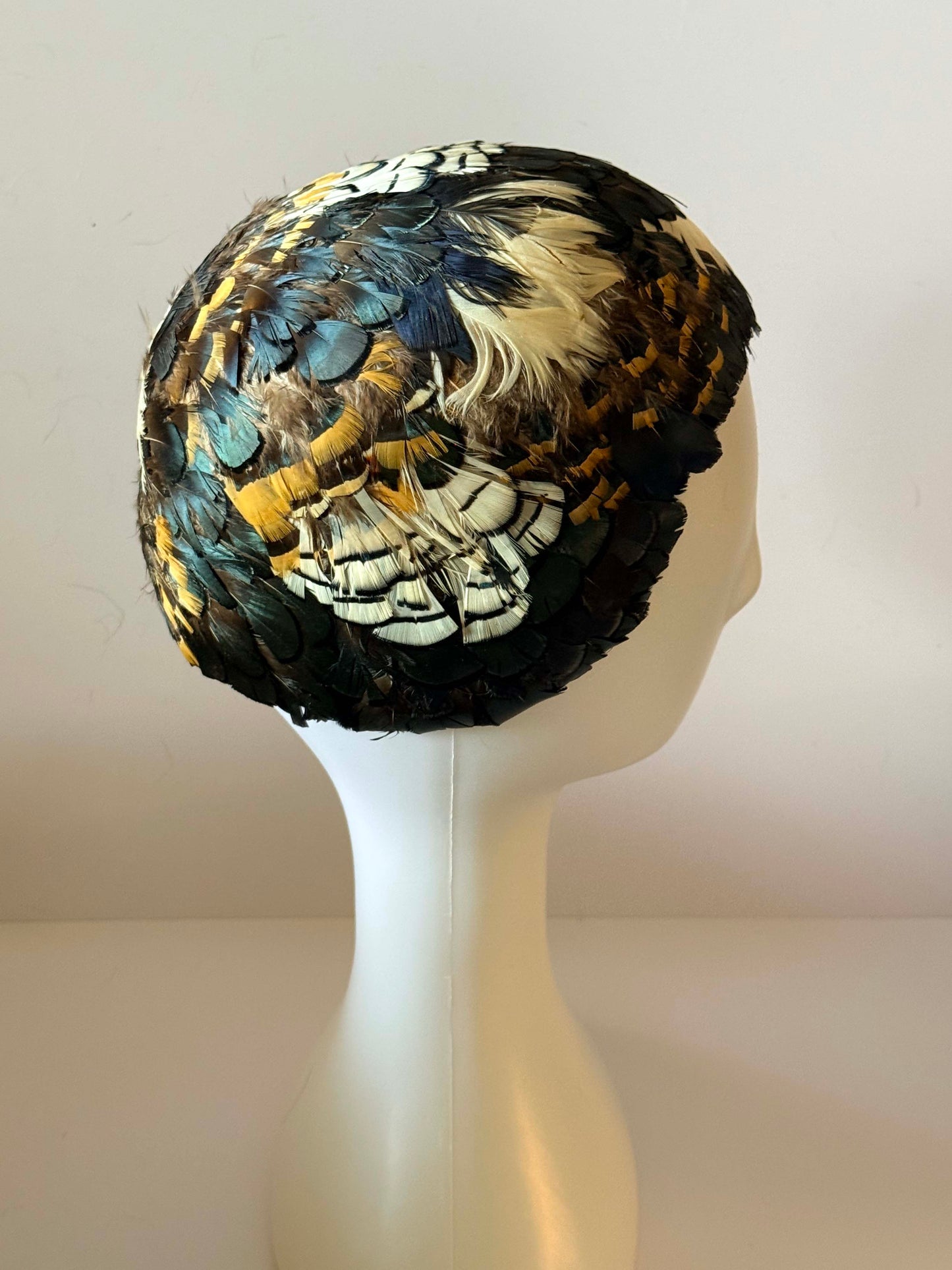 Vintage Feather Cloche Hat – Fox & Co Hartford All-Feather Flapper Style Hat 1920s–1960s