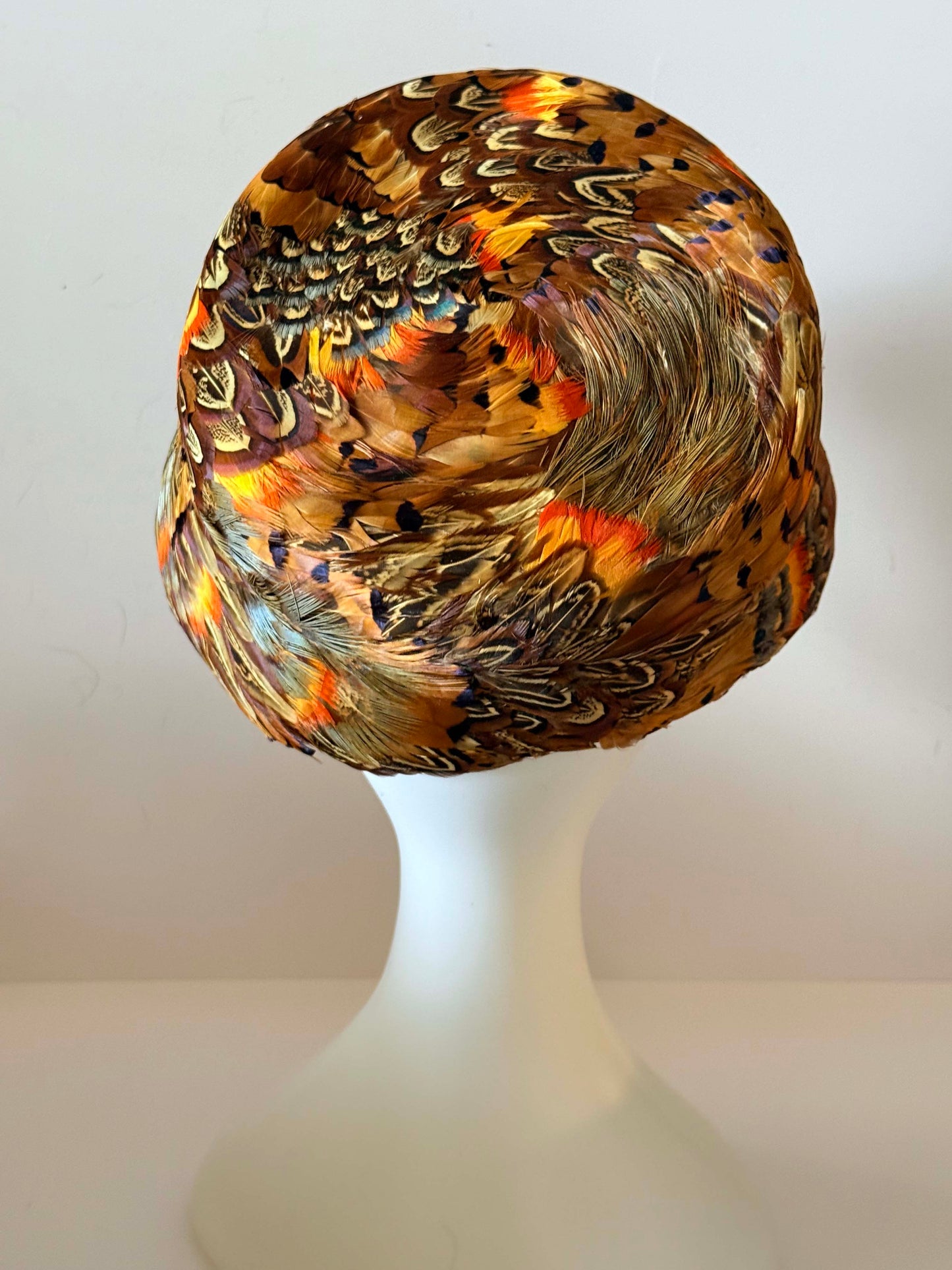 Vintage 1950s Pheasant Feather Hat – G. Fox &amp; Co Hartford Feather Bucket Visor Hat