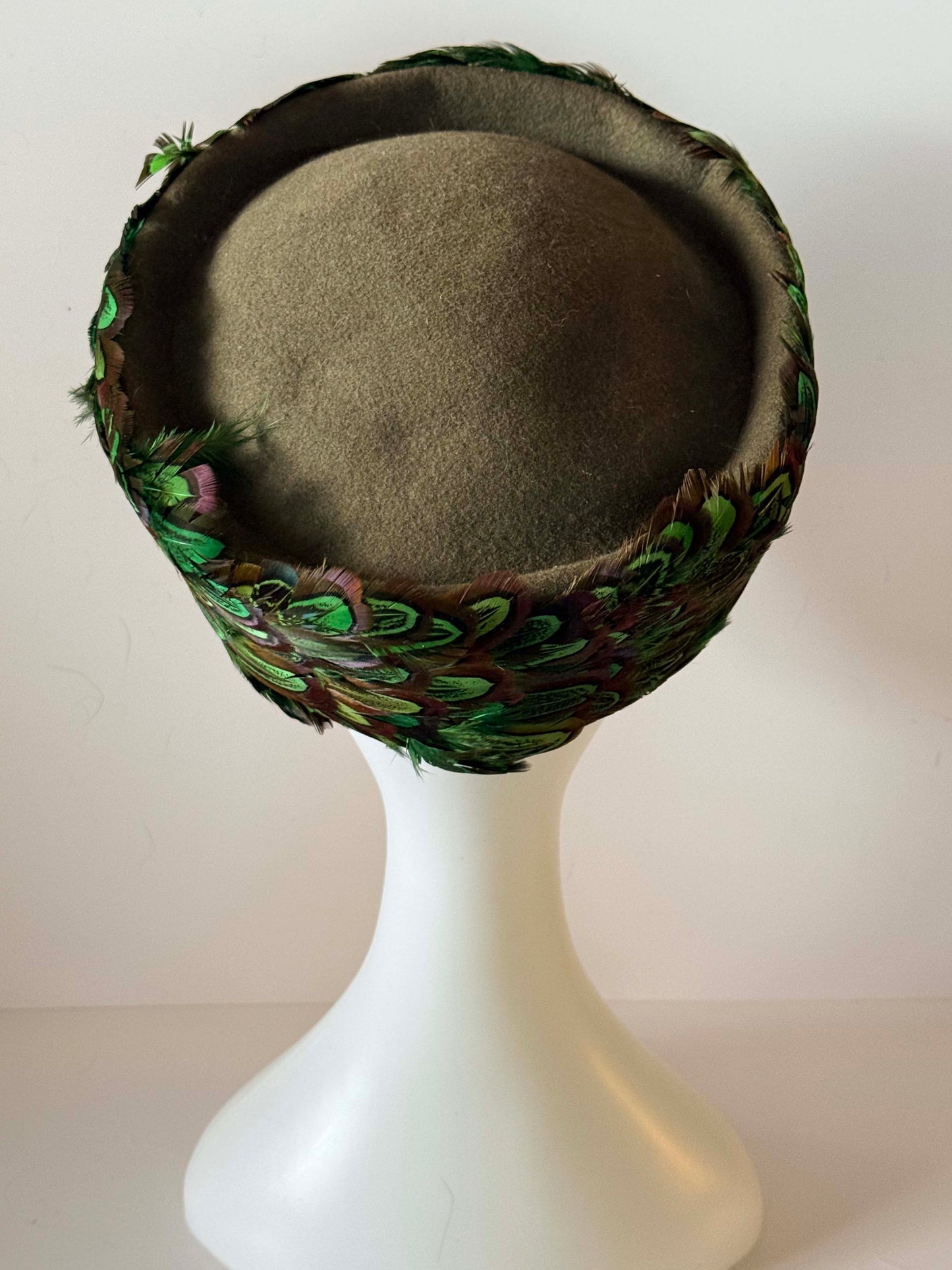 Vintage 1950s Green Pheasant Feather Hat – Mid Century Feather Pillbox Hat
