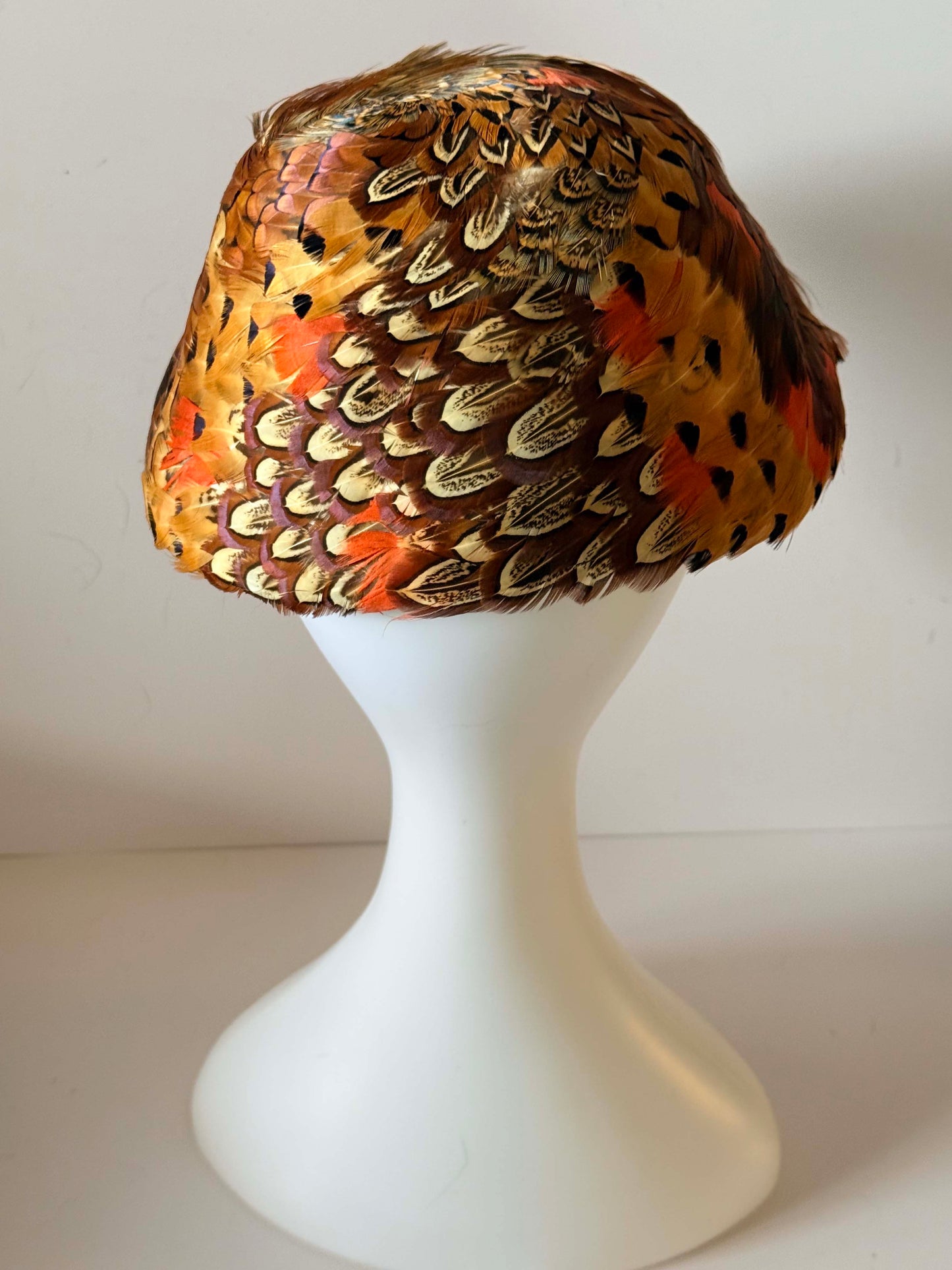 Vintage 1950s Pheasant Feather Hat – Autumn Tones Feathered Cocktail Cloche with Orange Accent