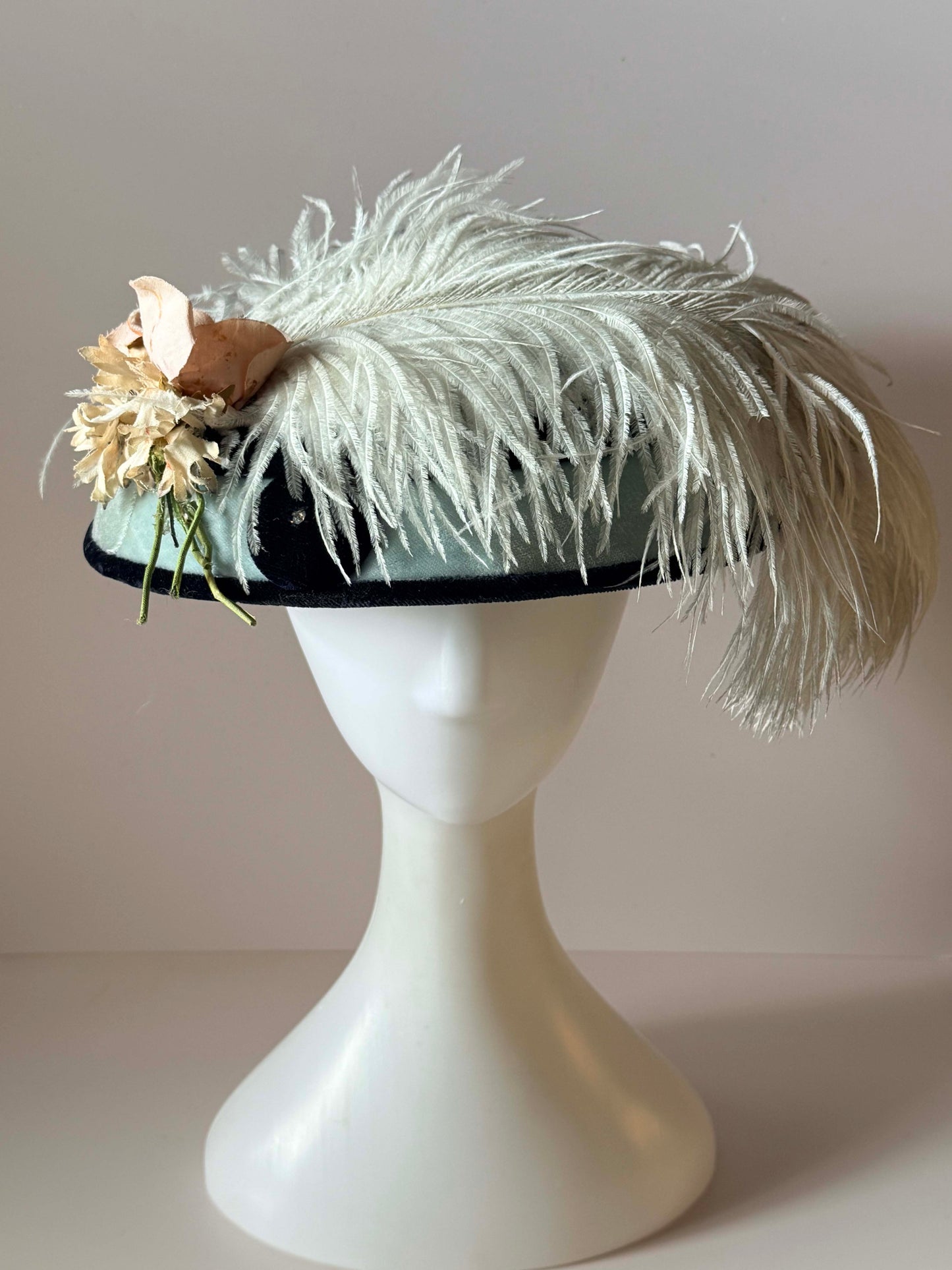 Vintage Suzy et Paulette Feather Hat | Navy Velvet Tilt Hat | Ostrich Feather Derby Hat | Paris Chicago Designer Millinery | 1950s Fascinator