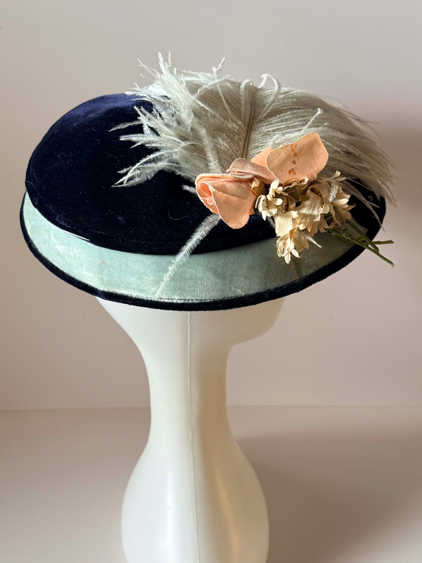 Vintage Suzy et Paulette Feather Hat | Navy Velvet Tilt Hat | Ostrich Feather Derby Hat | Paris Chicago Designer Millinery | 1950s Fascinator