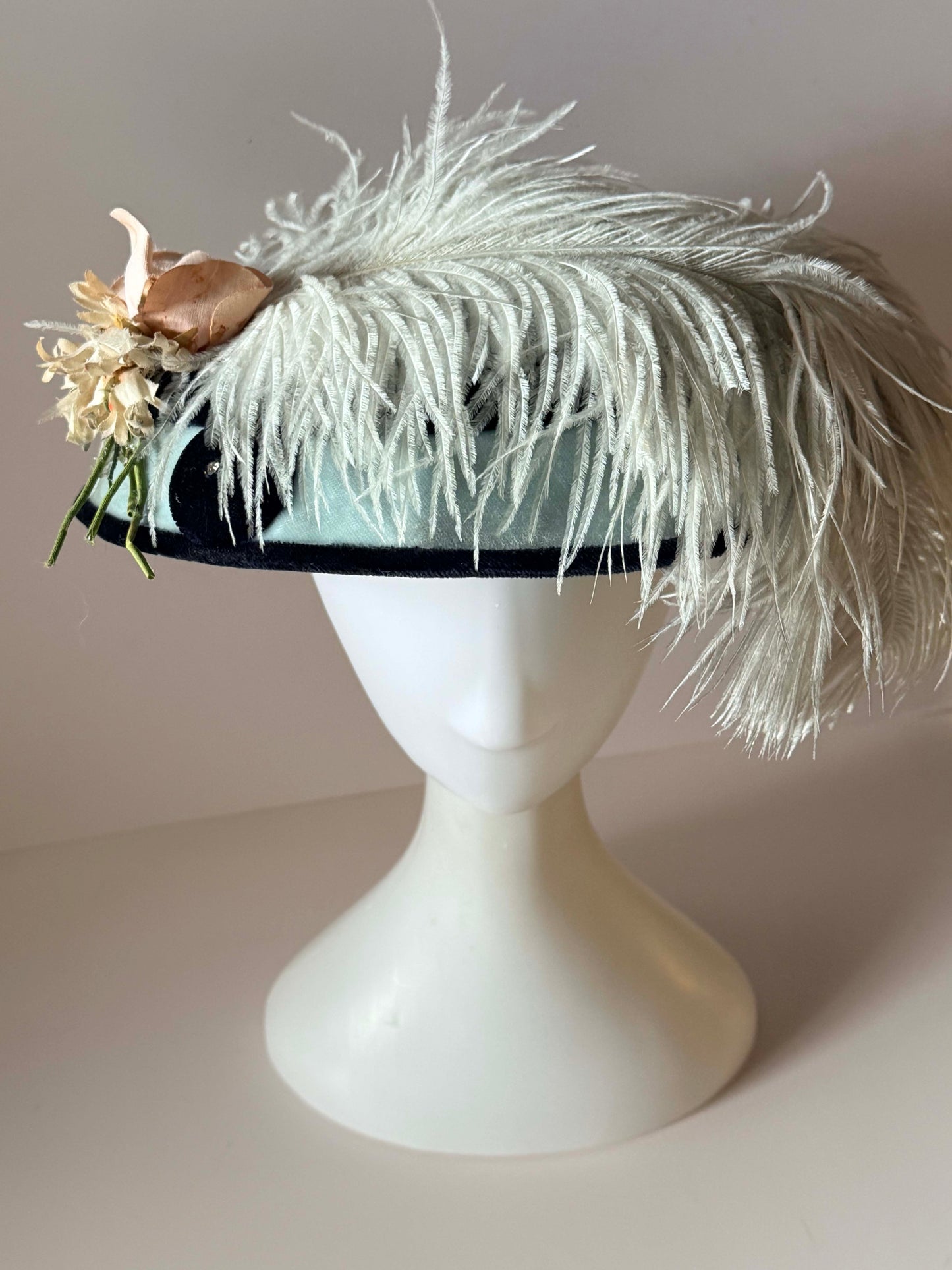 Vintage Suzy et Paulette Feather Hat | Navy Velvet Tilt Hat | Ostrich Feather Derby Hat | Paris Chicago Designer Millinery | 1950s Fascinator