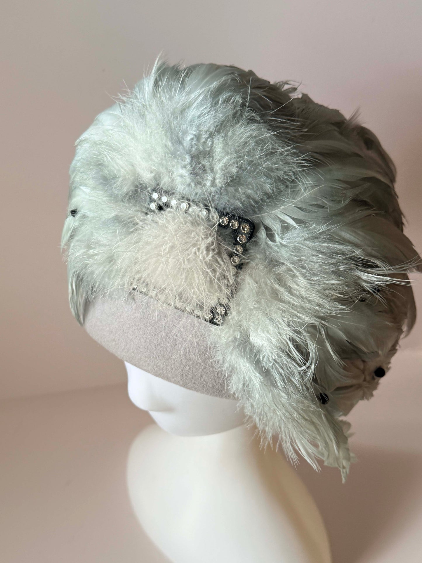 Vintage Hi's Classic Gray Feather Pillbox Hat | 1960s Cocktail Hat | Gray Wool Felt Fascinator | Rhinestone Feather Hat | Made in USA