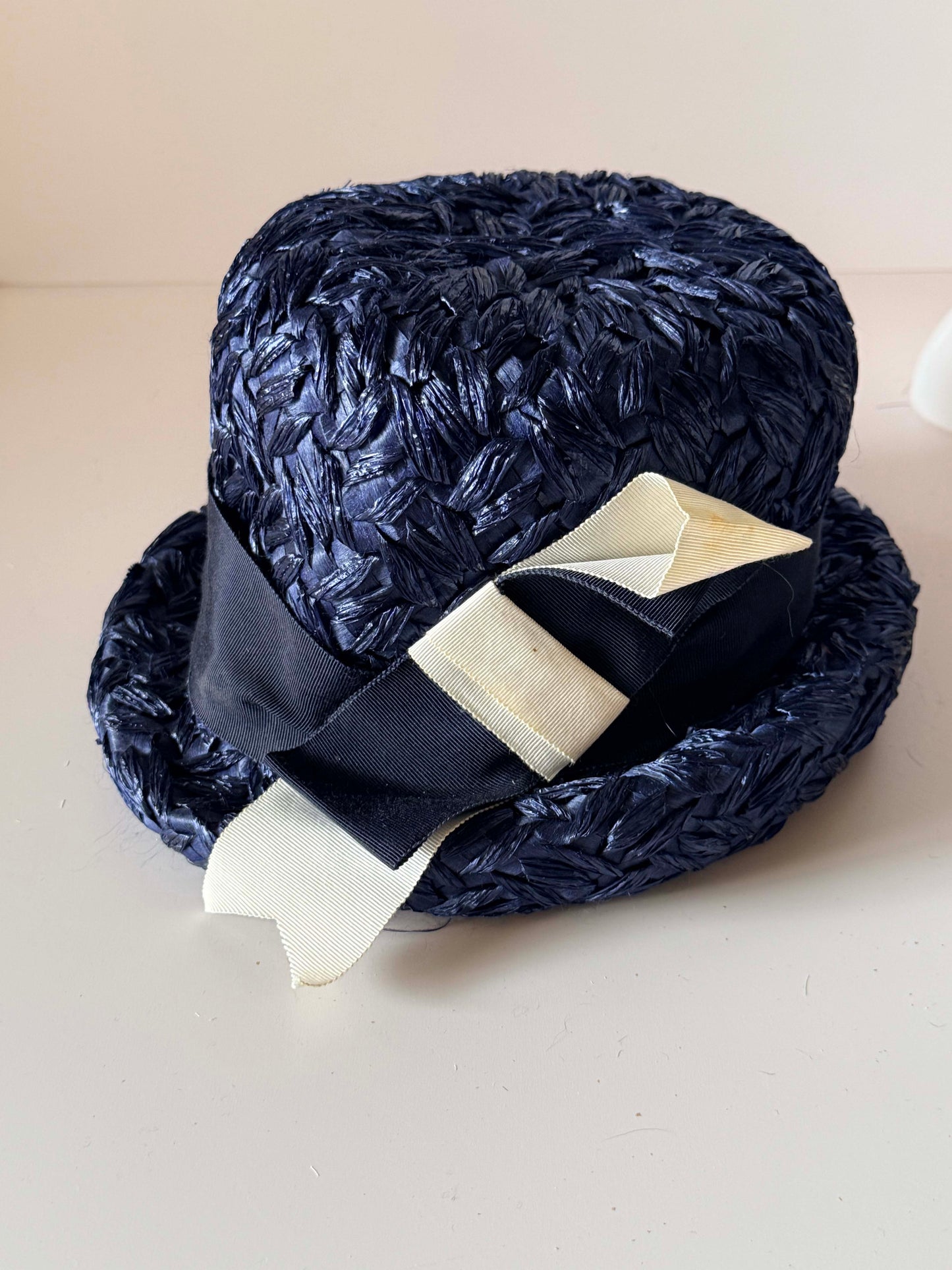 Vintage 1950s Navy Raffia Hat, Rolled Brim Summer Hat, Union Made Hat, Woven Raffia Dress Hat, Mid Century Women's Hat, Blue Straw Hat