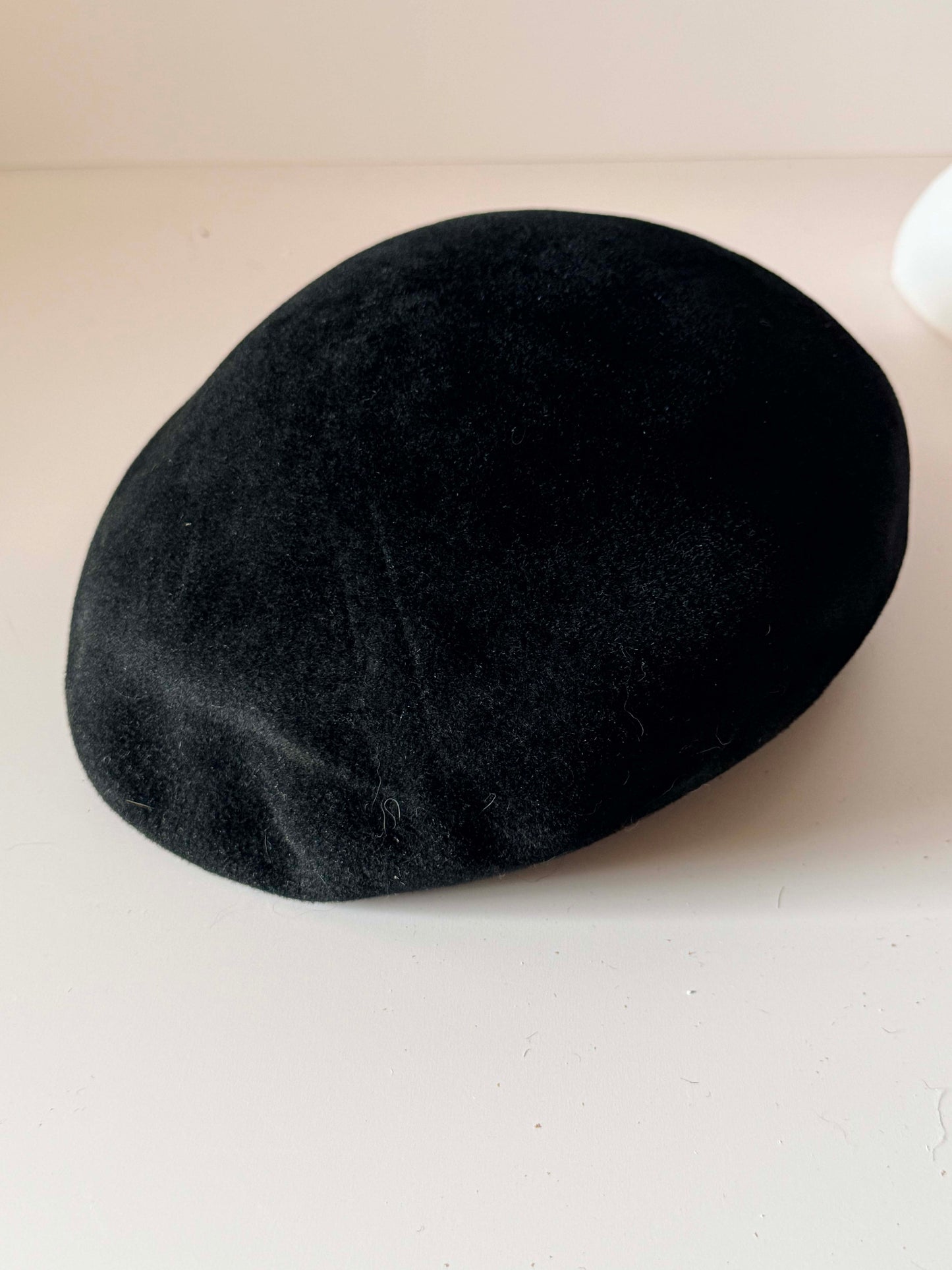 Vintage 1960s Evelyn Varon Black Beret Hat, French Beret, Velour Wool Felt Hat, Designer Vintage Hat, Classic Women's Beret