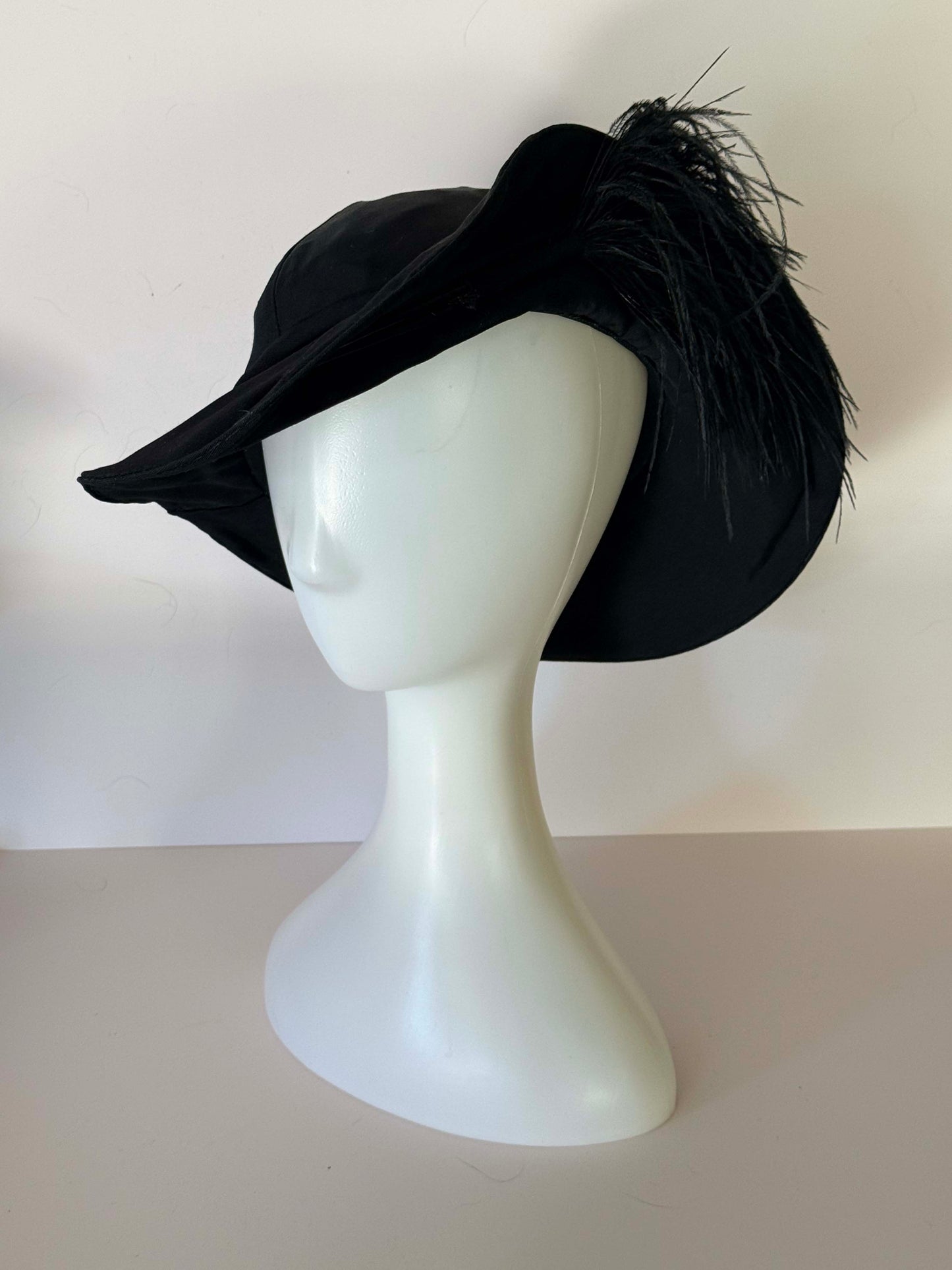 Antique Edwardian Black Silk Wide Brim Hat – 1900s–1915 Feather Trimmed Vintage Edwardian Hat