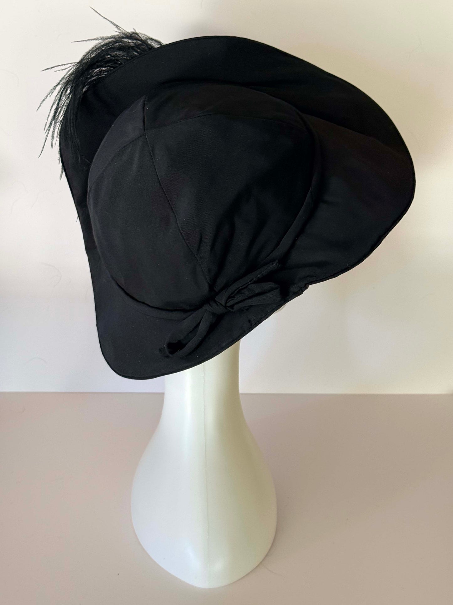 Antique Edwardian Black Silk Wide Brim Hat – 1900s–1915 Feather Trimmed Vintage Edwardian Hat